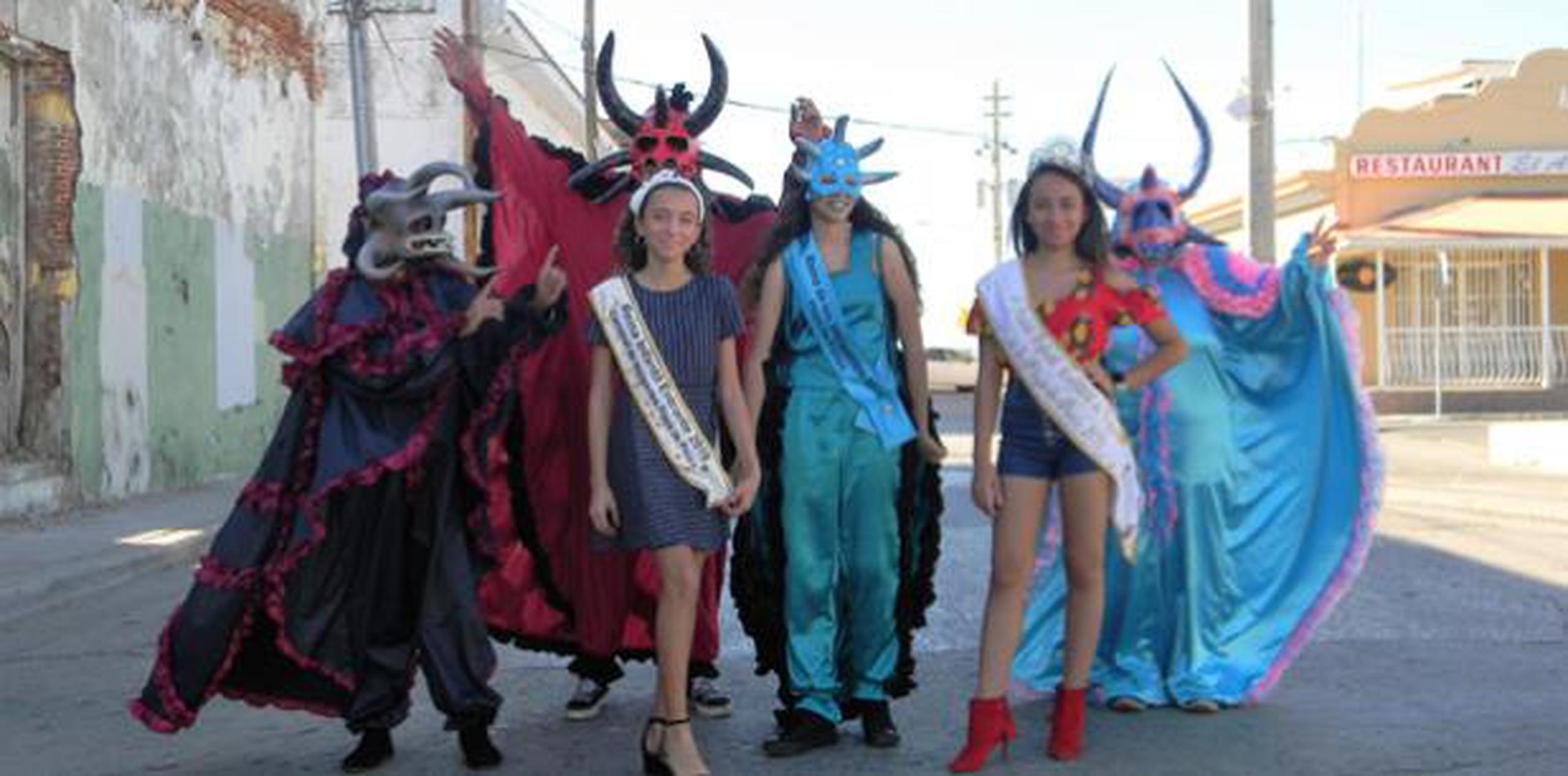 El Carnaval también cuenta con imponentes soberanas de otros pueblos que asistirán a la coronación de Klee Michelle Badillo Torres y Julianna Guilbe Serrano, como reina infantil y juvenil, respectivamente. (Suministrada)