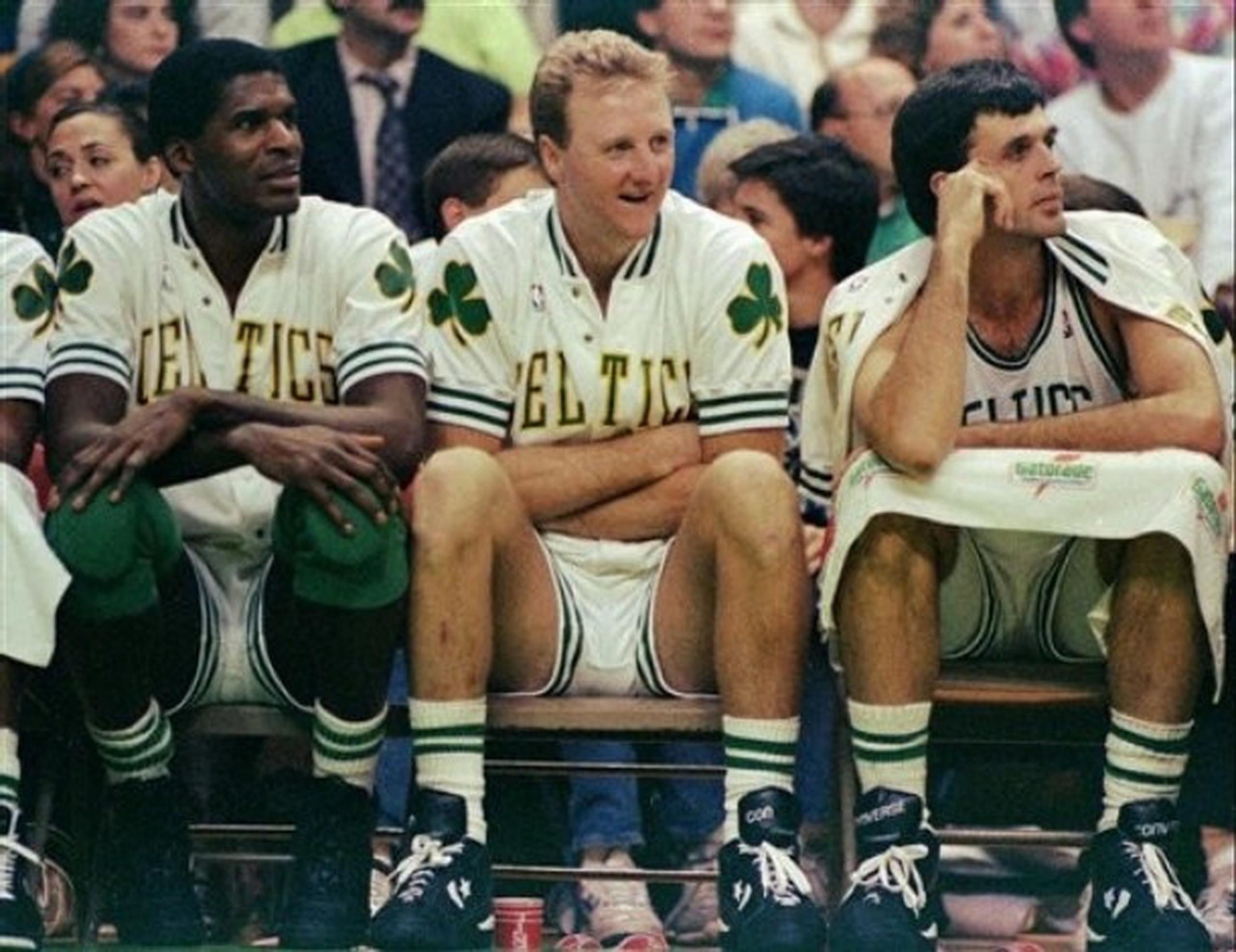 Robert Parish, Larry Bird y Kevin McHale fueron fundamentales para los tres campeonatos de los Celtics durante la década de 1980.
