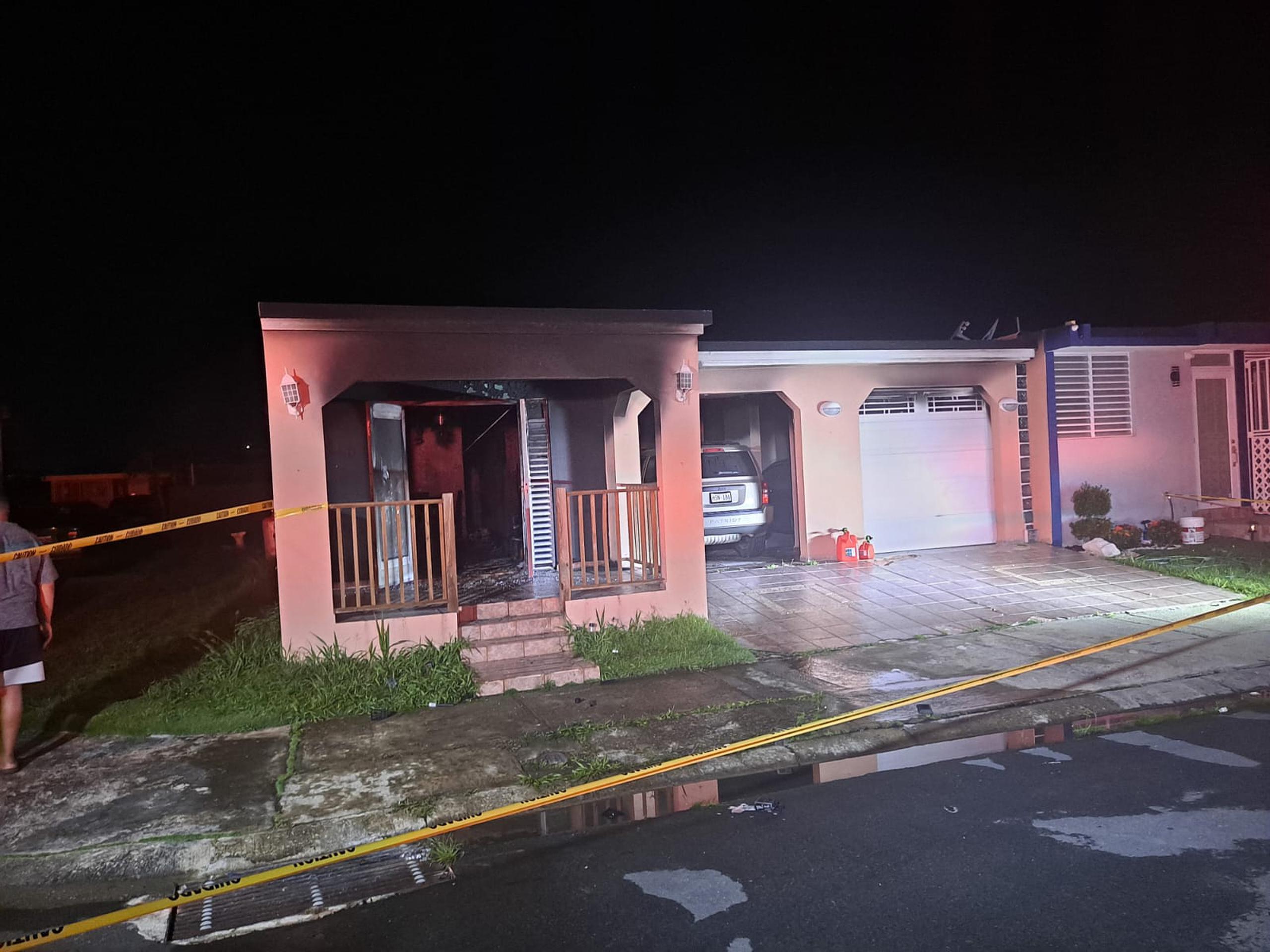 Residencia afectada por incendio en la urbanización Ciudad Cristiana, en Humacao.