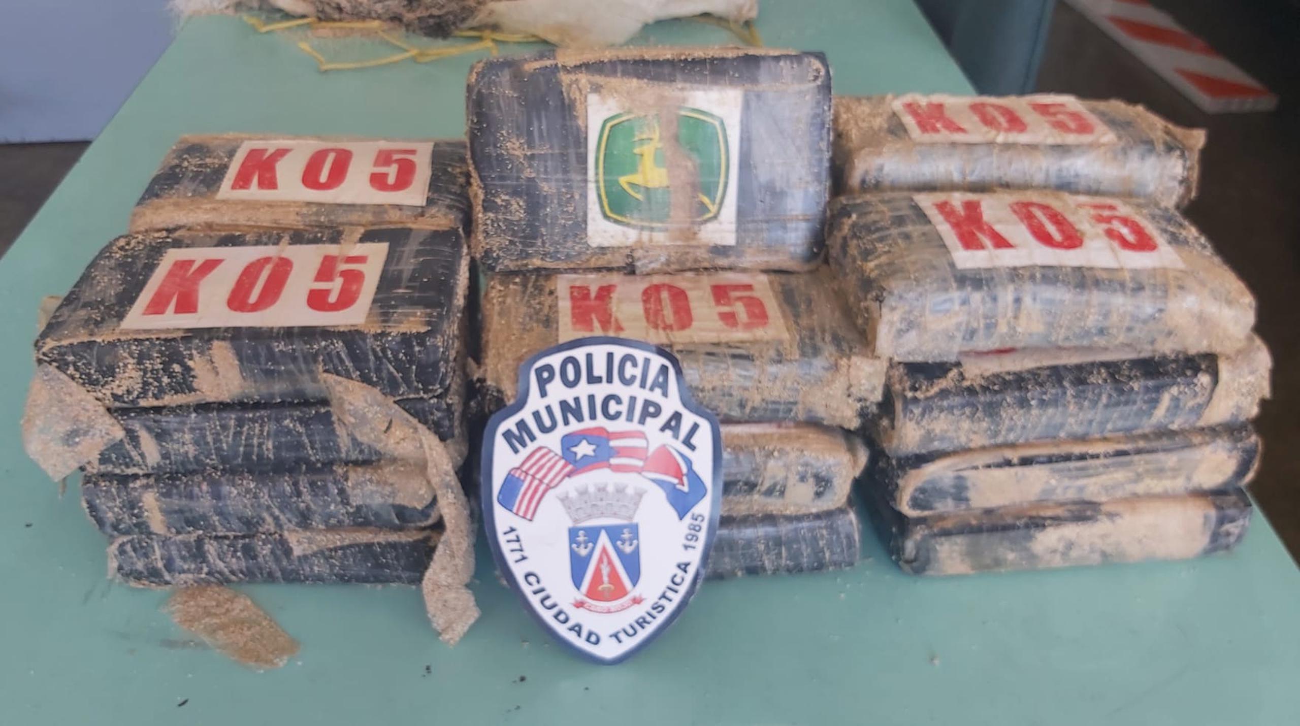 La Policía Municipal de Cabo Rojo ocupó en el sector Los Morillos de ese pueblo 24 bloques de cocaína valorados en medio millón de dólares.