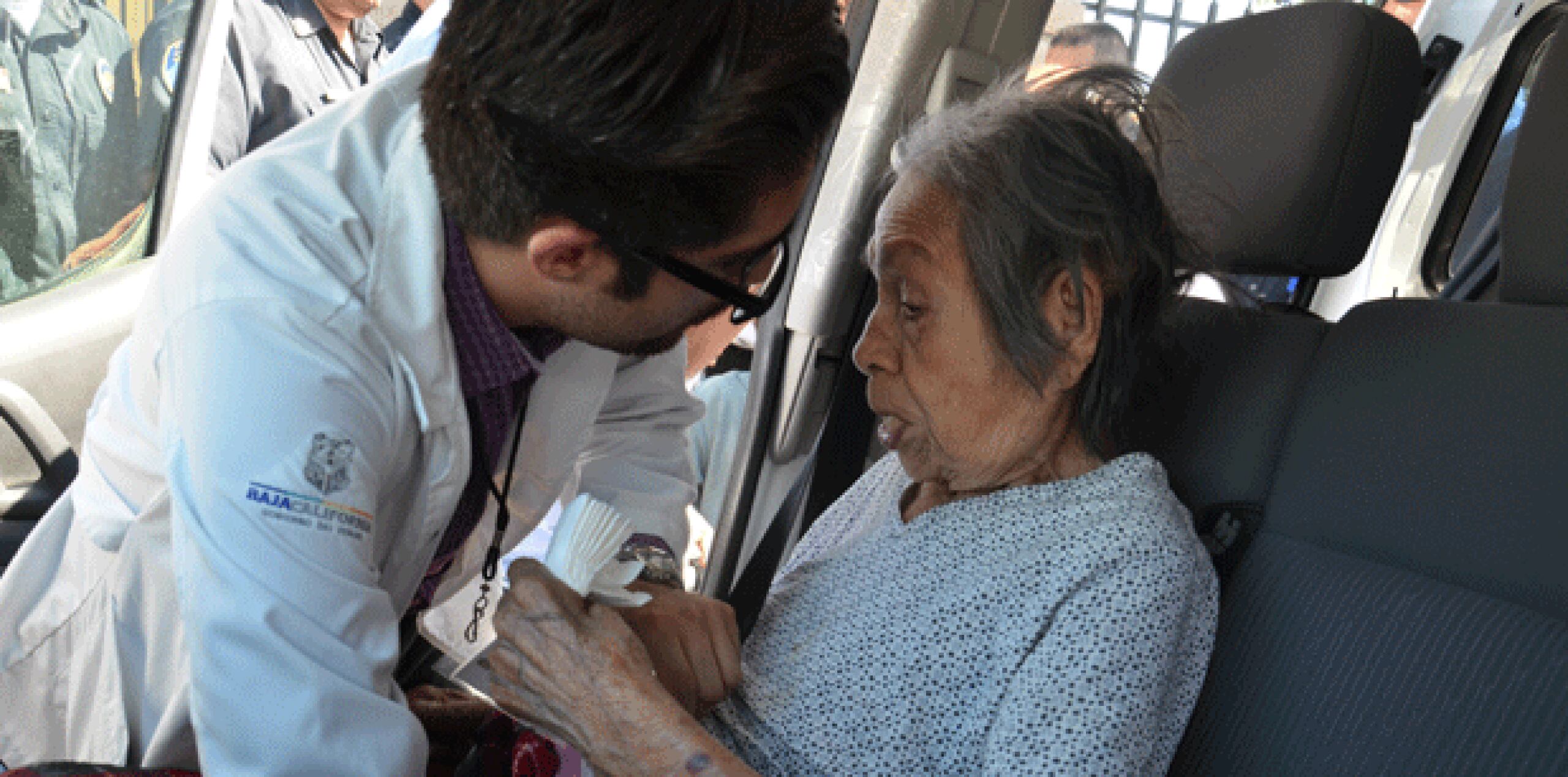 Además de los muertos, hubo cinco heridos graves y otros 23 ancianos fueron trasladados a un asilo cercano. (AP Photo/Cristian Torres)
