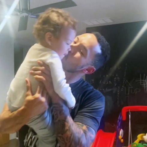 El tierno video de Carlos Correa con su bebé