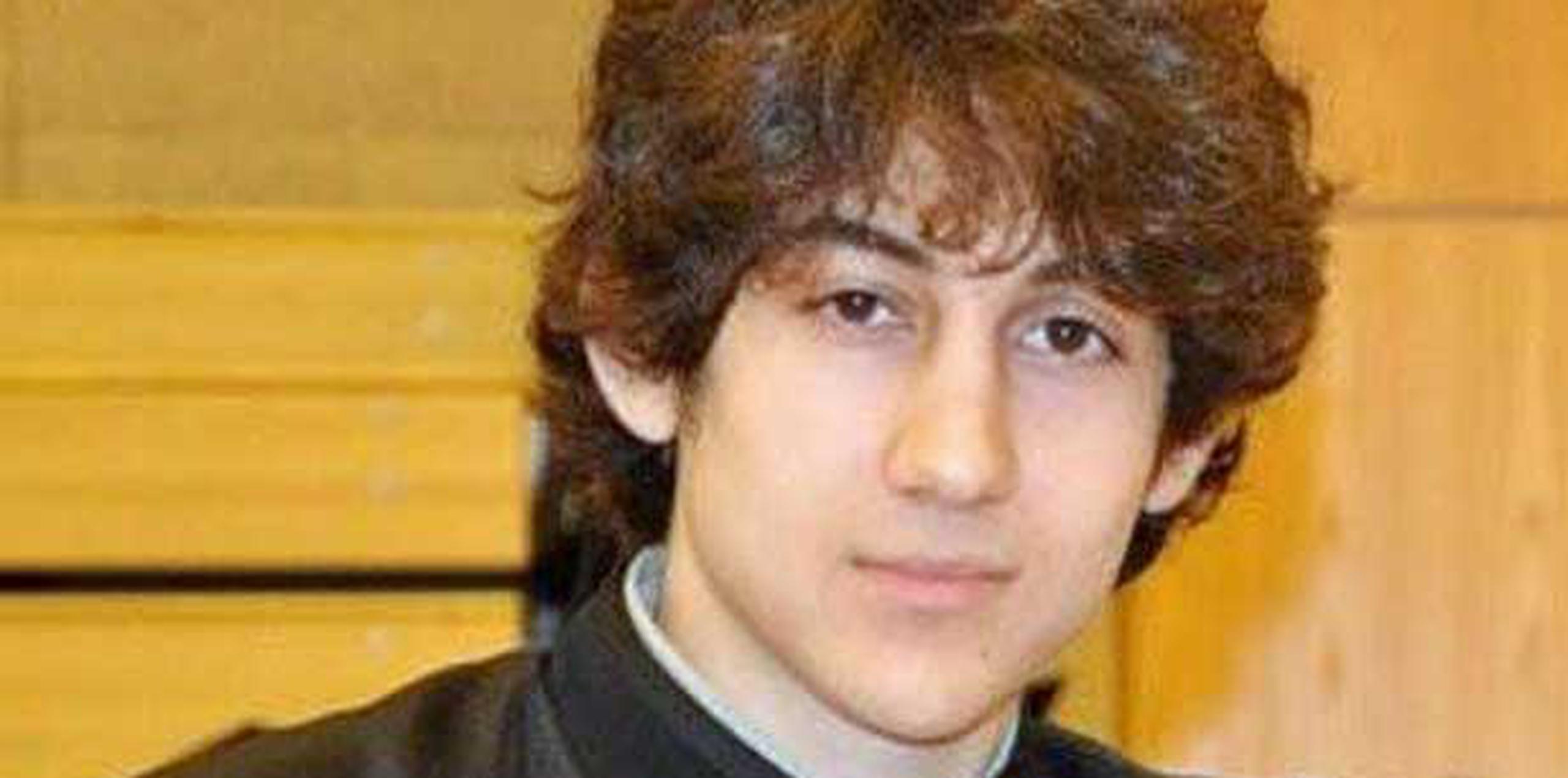 Dzhokhar Tsarnaev, de 19 años, es sospechoso de colocar bombas en el maratón de Boston y permanece huyendo. (AP/Robin Young)