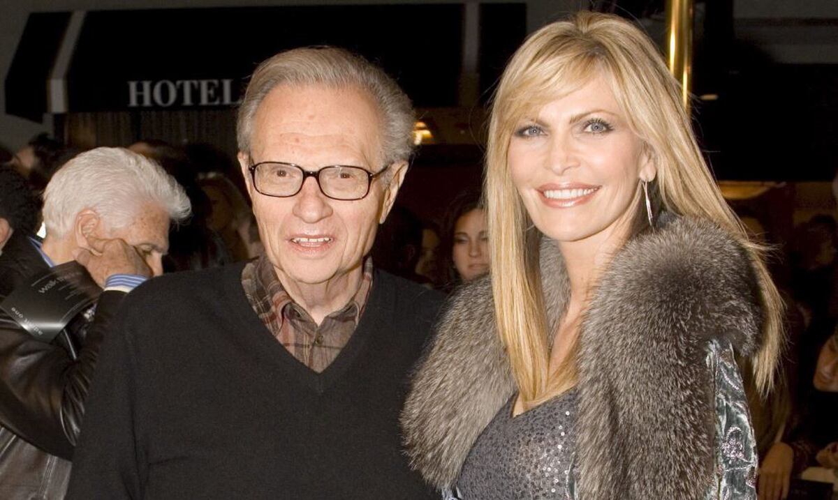Larry King’s widow challenged his will