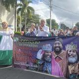 Boricuas abarrotan Juana Díaz para disfrutar del Desfile Nacional de los Reyes Magos