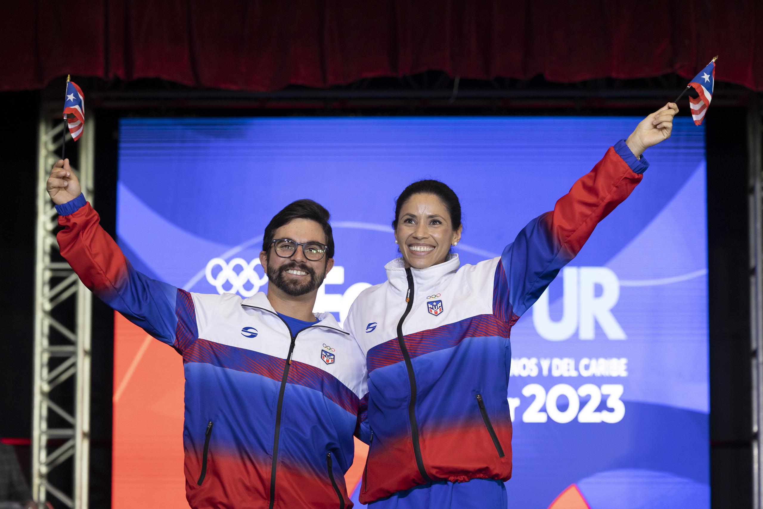 Los abanderados de Puerto Rico en los Juegos Centroamericanos y del Caribe San Salvador 2023 son el velerista Raúl Ríos y la fondista Beverly Ramos.