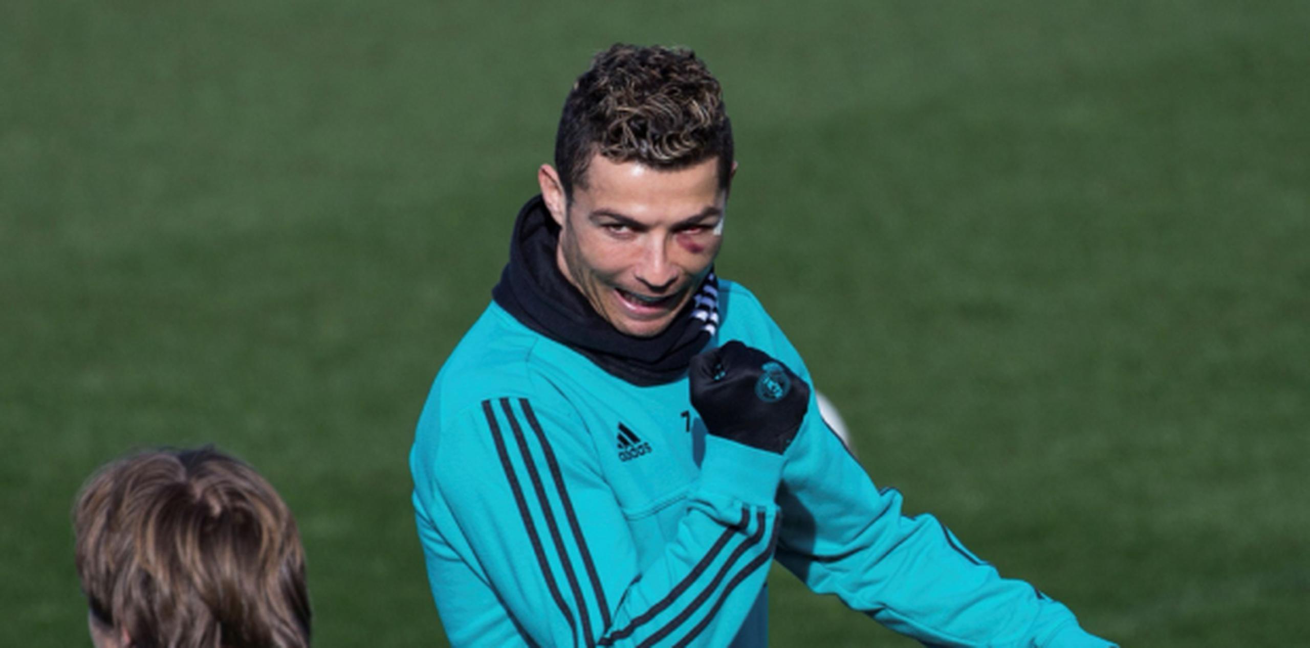 A Cristiano Ronaldo se le vio de buen humor en los habituales rondos iniciales ante la presencia de los medios de comunicación.
 (EFE)