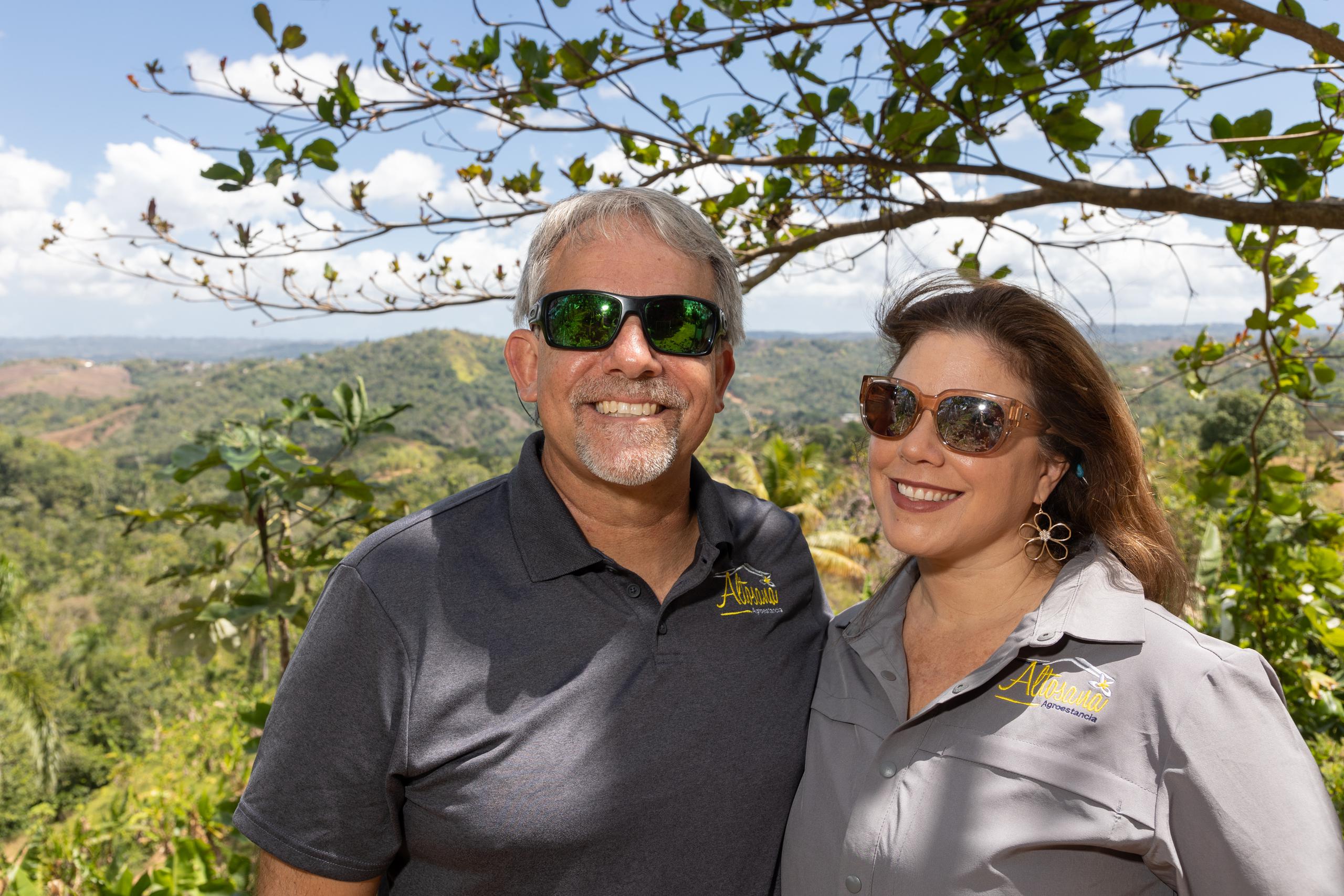 Pedro Frontera y Yania Villanueva son los propietarios de Agroestancia   Altosana.