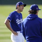 Los Dodgers ponen en suspenso el debut en la primavera de Shohei Ohtani