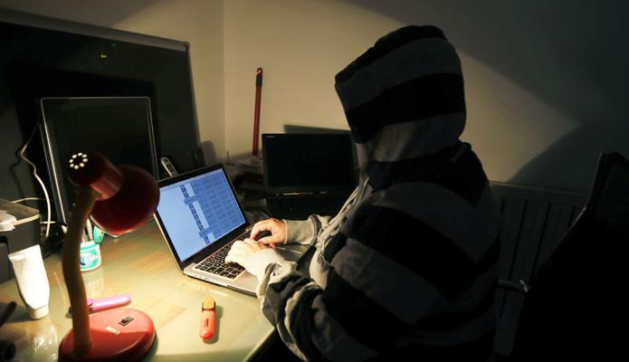 Los posibles hackers se infiltraron en algunos bancos para realizar las transferencias de dinero no autorizadas (EFE).