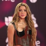 Captan a Shakira junto a actor de “Emily in Paris” en las calles de Nueva York