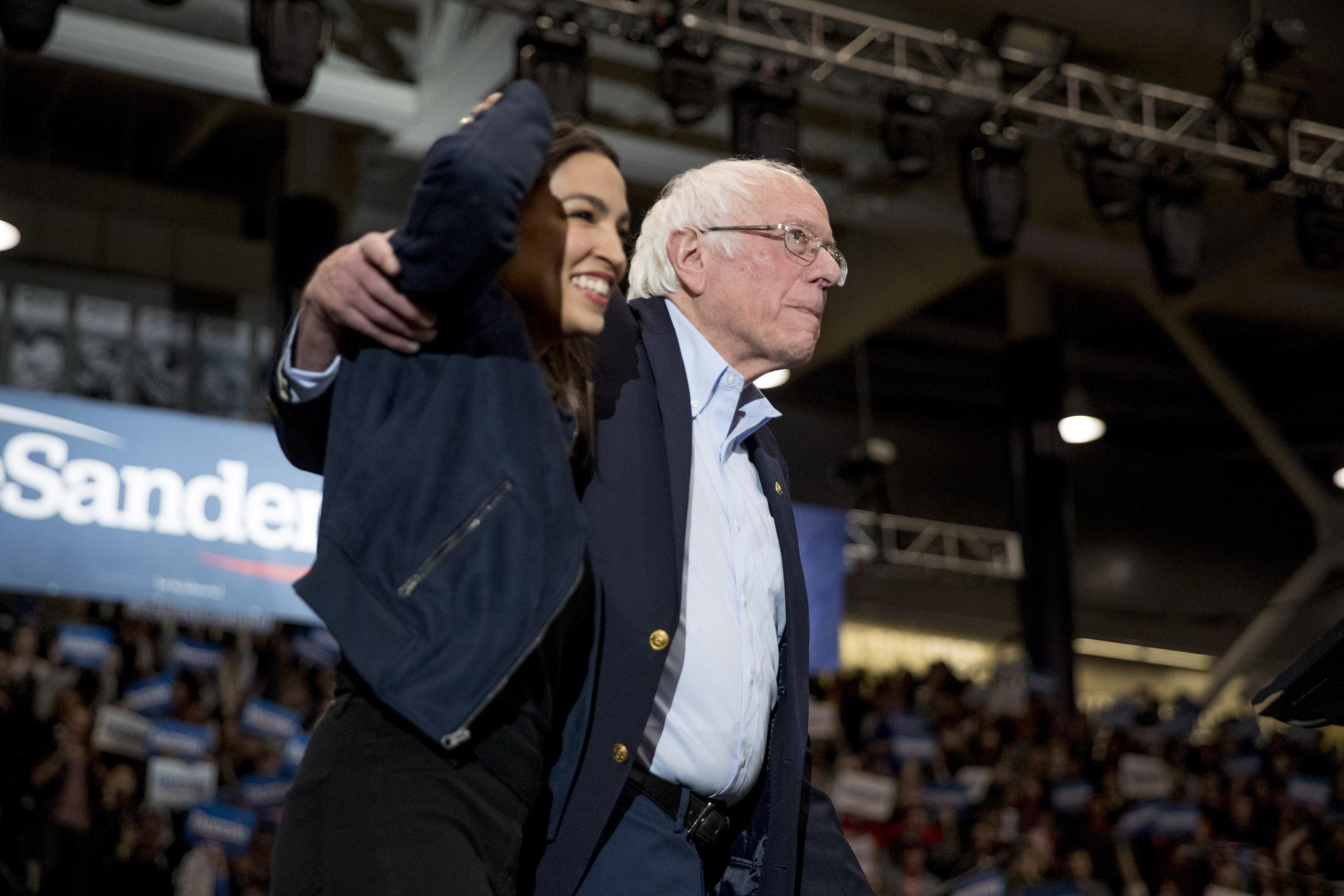 “Vamos a ganar porque tenemos el proyecto que aborda las necesidades de los trabajadores de este país”, declaró Sanders, anoche acompañado por la congresista de origen boricua Alexandria Ocasio-Cortez.