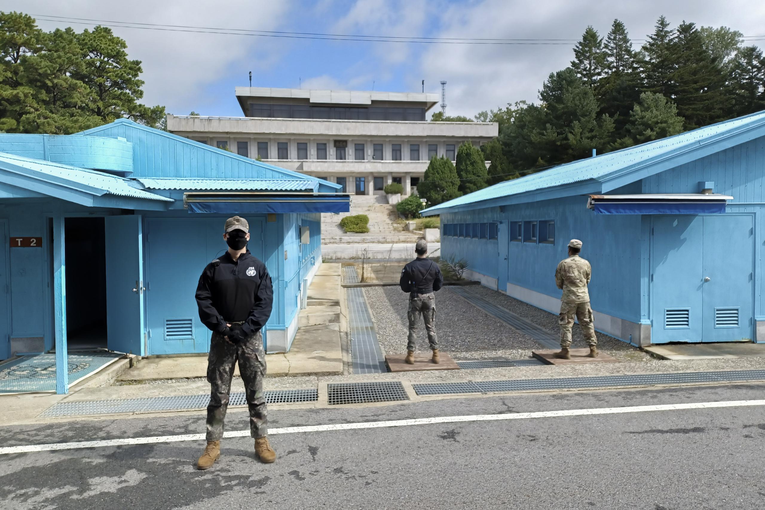 La línea divisoria militar entre las dos Coreas. (EFE/Andrés Sánchez Braun)