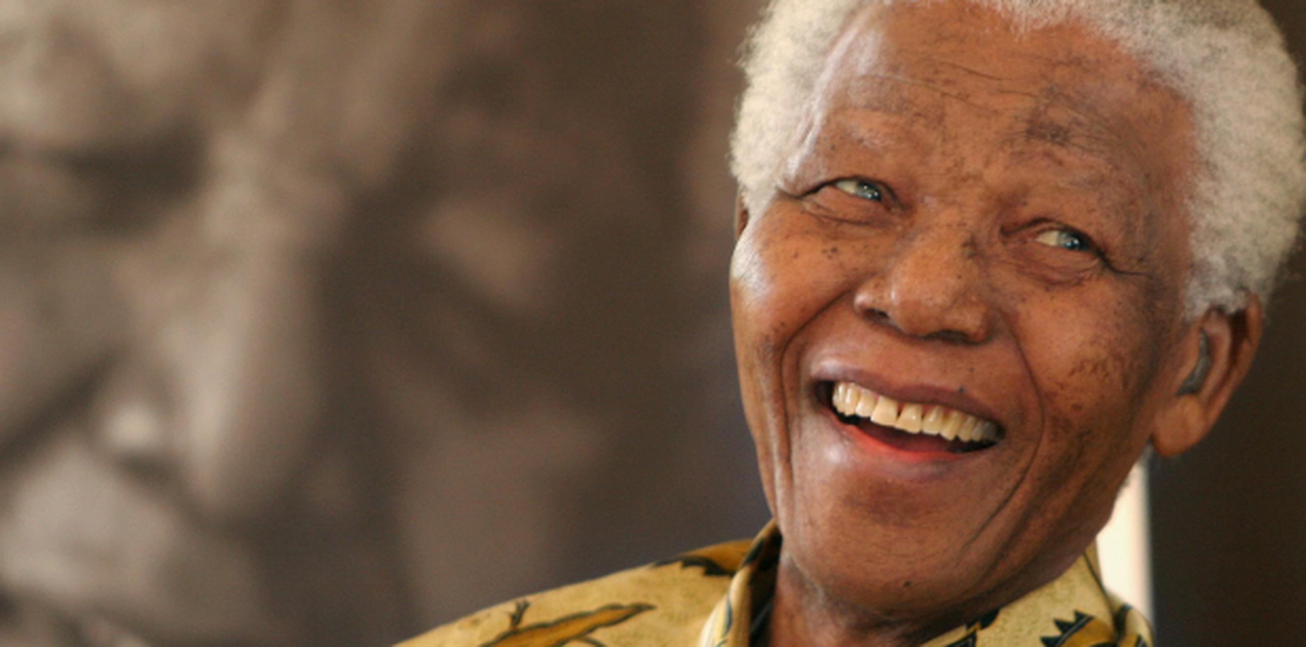 La cifra sobre la herencia de Mandela es estimada, ya que excluye los beneficios que derivados de los derechos de imagen. (Archivo)