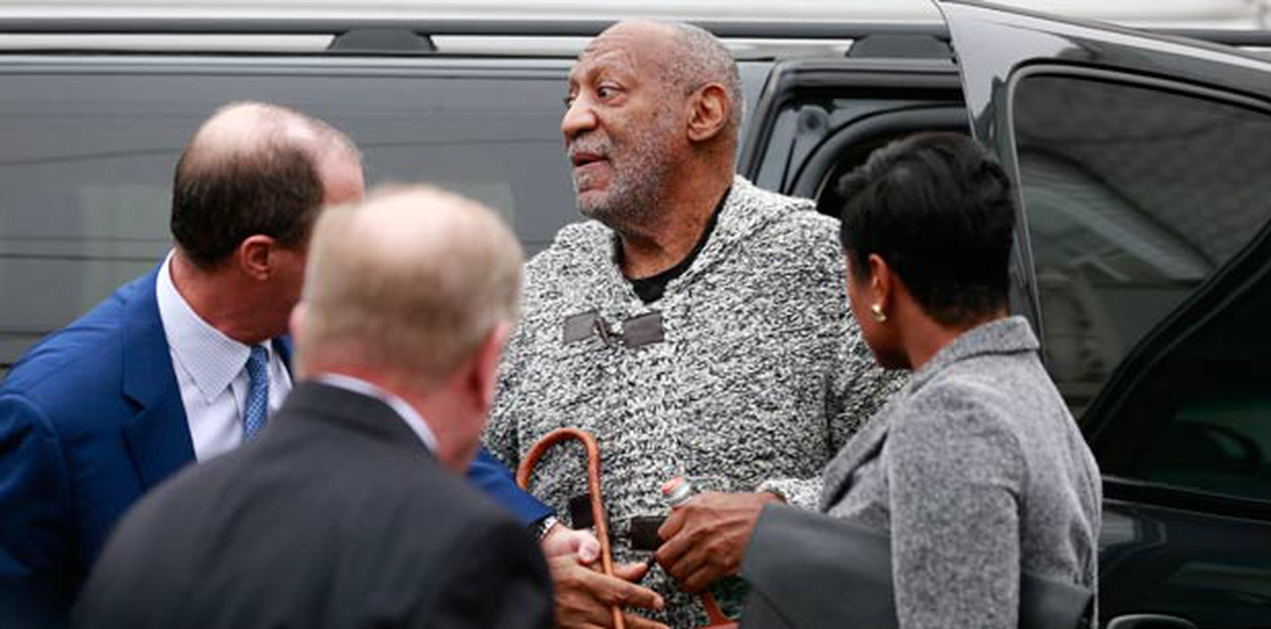 Cosby fue acusado formalmente el miércoles de agredir sexualmente en su casa en el 2004 a una empleada de la Universidad de Temple.  (AP)