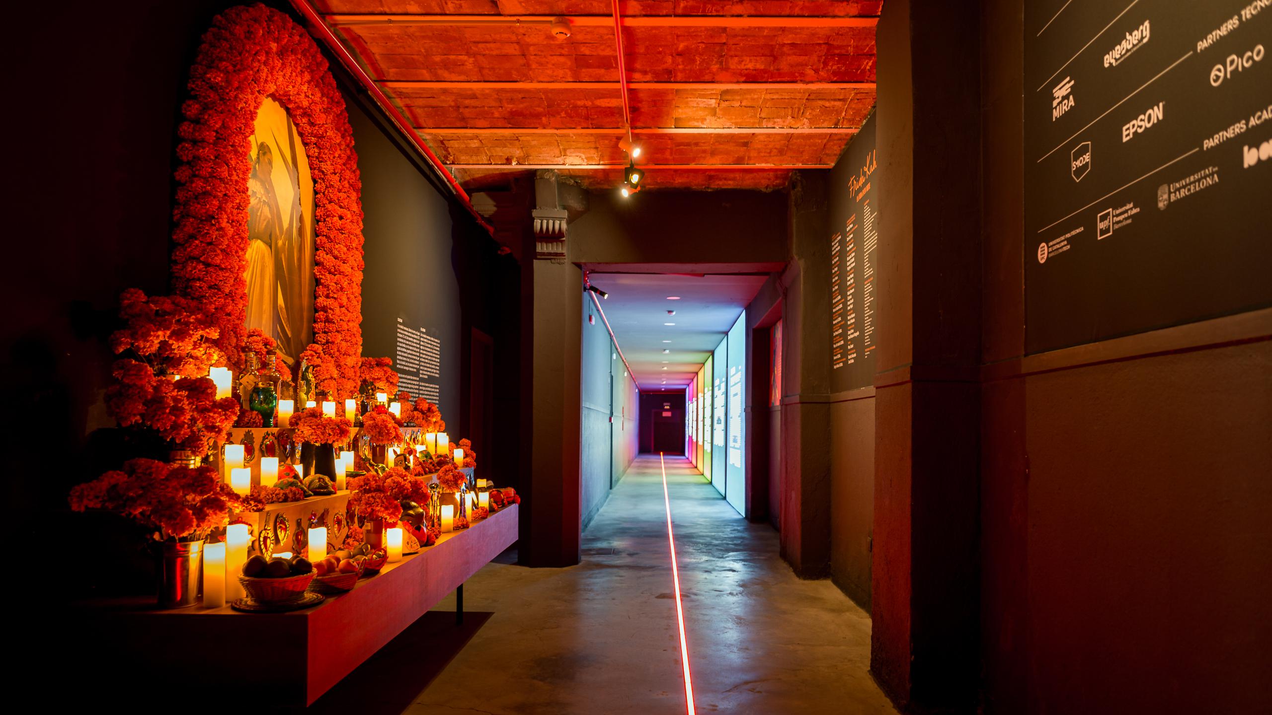 La exposición es un recorrido audovisual sobre la vida y obra de la legendaria artista mexicana.
