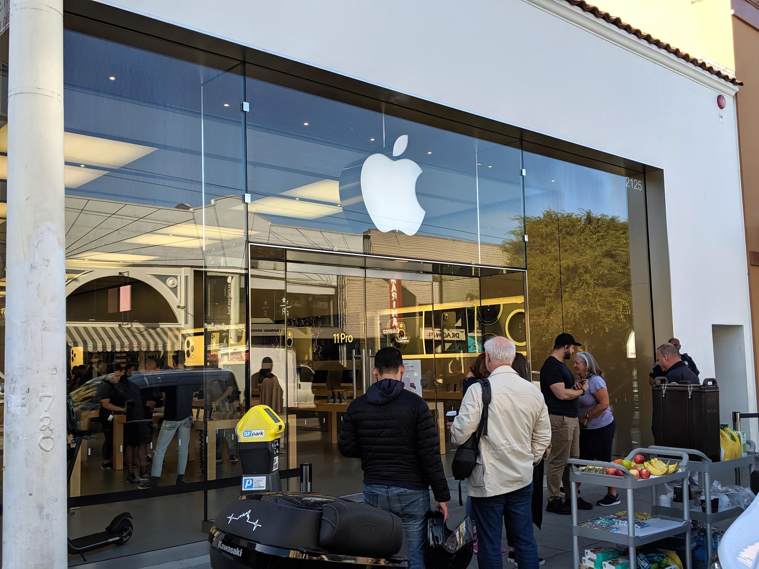 En las últimas semanas, Apple ya reabrió algunas tiendas en países como Corea del Sur, Australia y Alemania, entre otros.