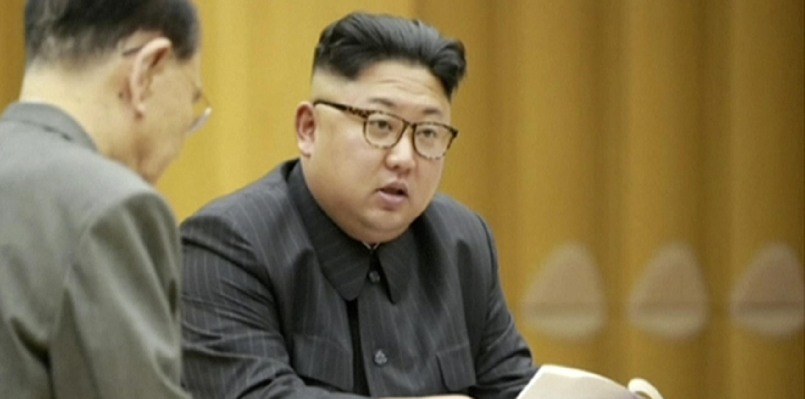 Por su parte, la vecina Corea del Sur se mantiene hoy alerta y observa cualquier signo que indique que el régimen de Kim Jong-un (en la foto) pueda llevar a cabo nuevas provocaciones. (Archivo)