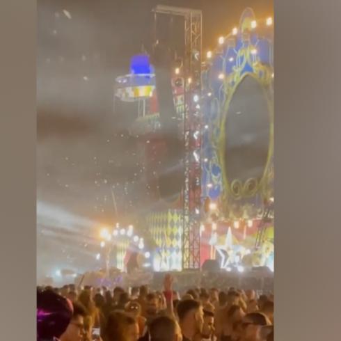 Se desploma parte de un escenario en un festival de música en España 