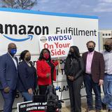Trabajadores de Amazon rechazan crear su primer sindicato en Estados Unidos 
