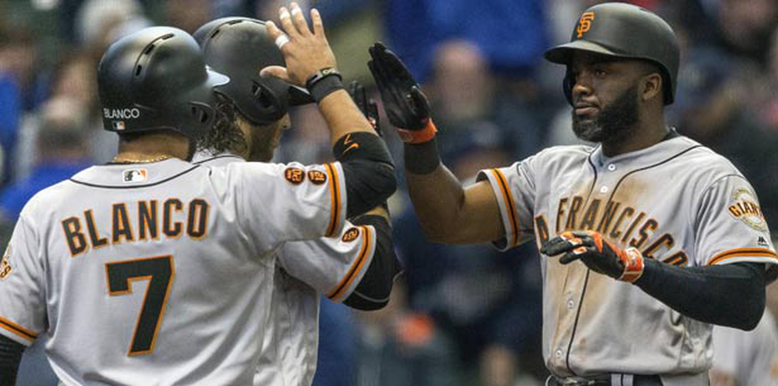 Gigantes ganaron a fuerza de palos