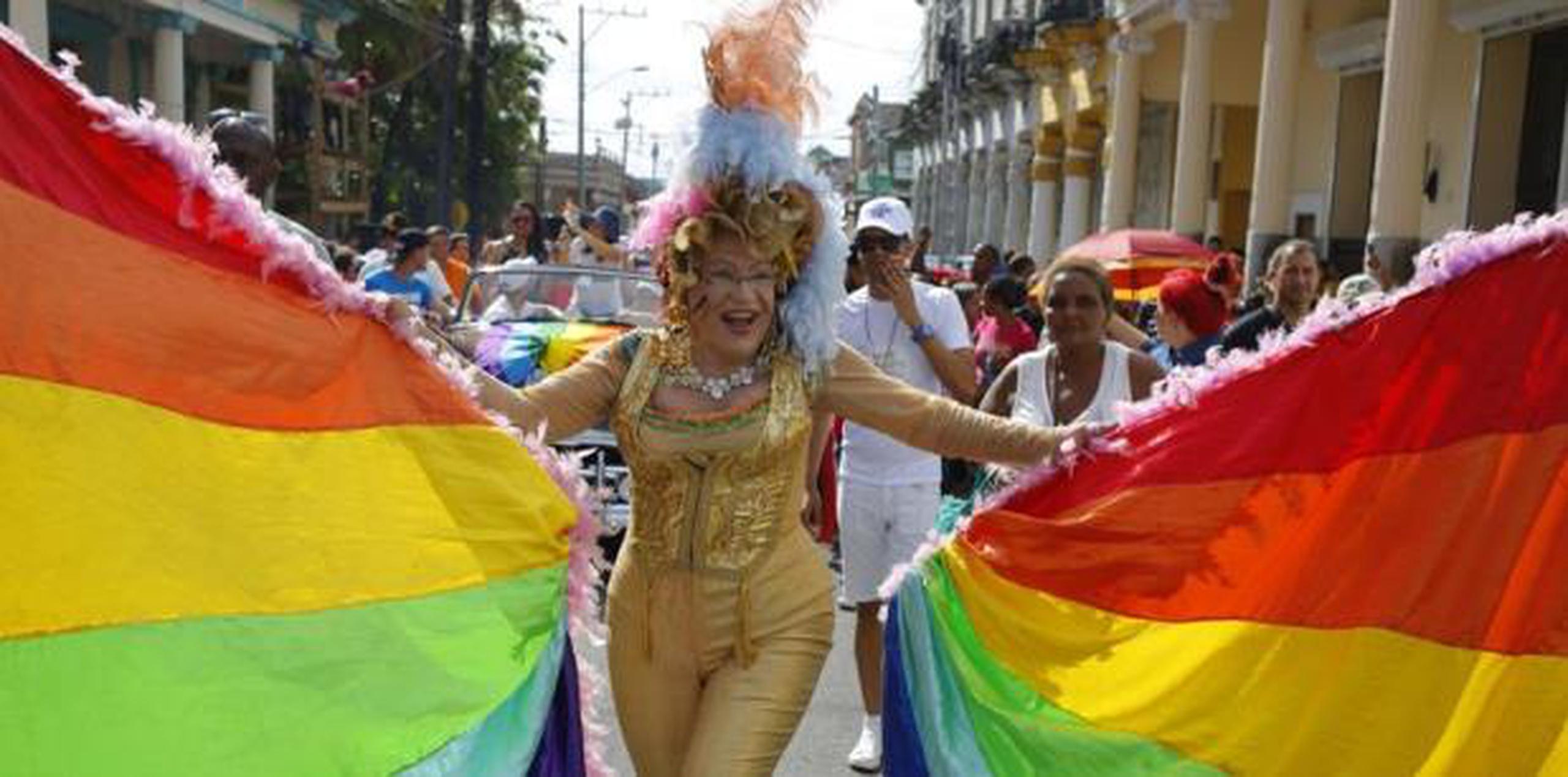 Aunque en la Cuba de los años 60 se perseguía abiertamente a los homosexuales e incluso se los enviaba a campos de trabajo, en las décadas posteriores comenzó una paulatina política de inclusión a nivel oficial. (AP)