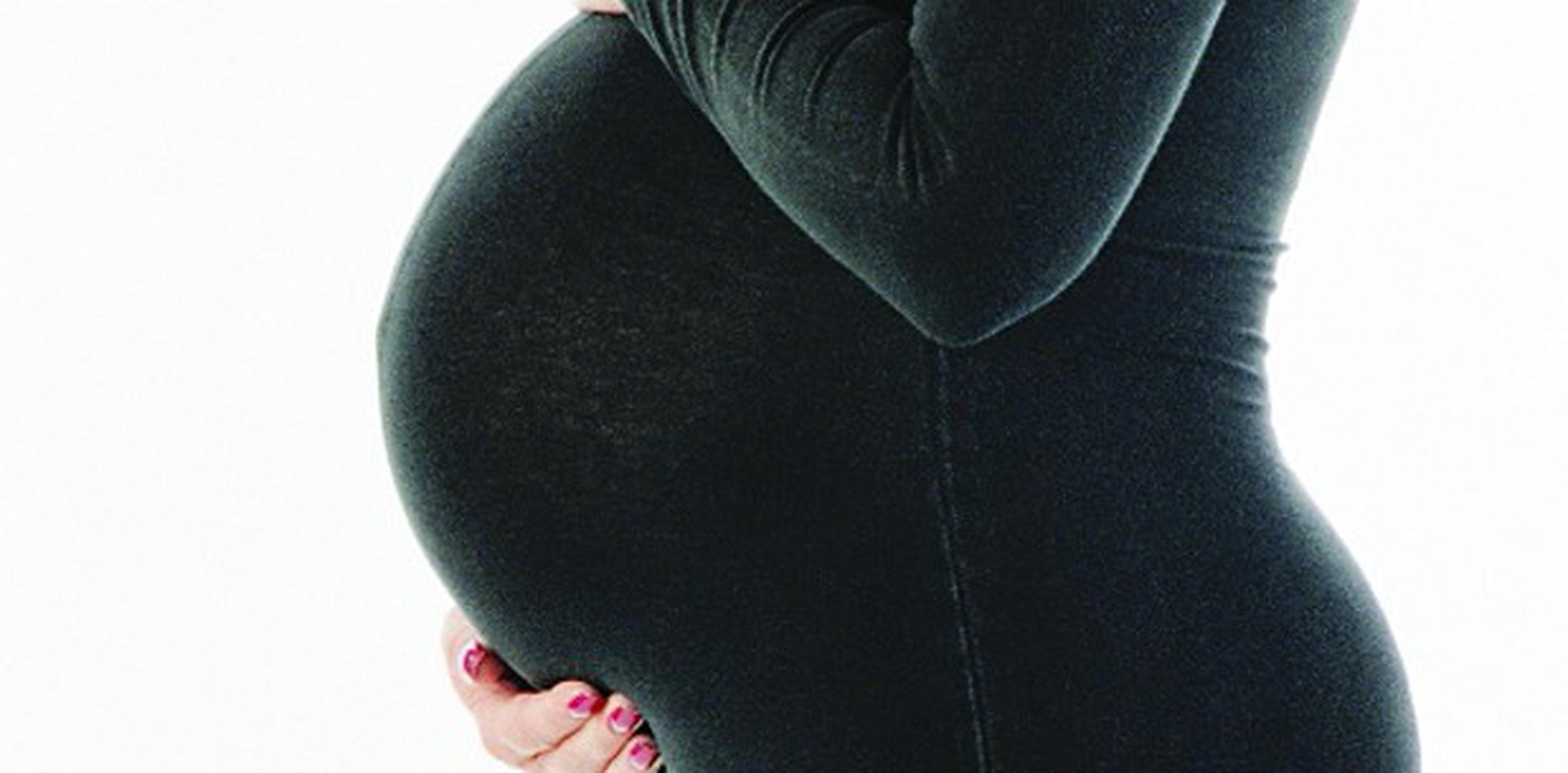 Sólo 4% de las mujeres menores de 35 años usaron embriones en 2007, pero la cifra se elevó a 15% en 2012. (Archivo)