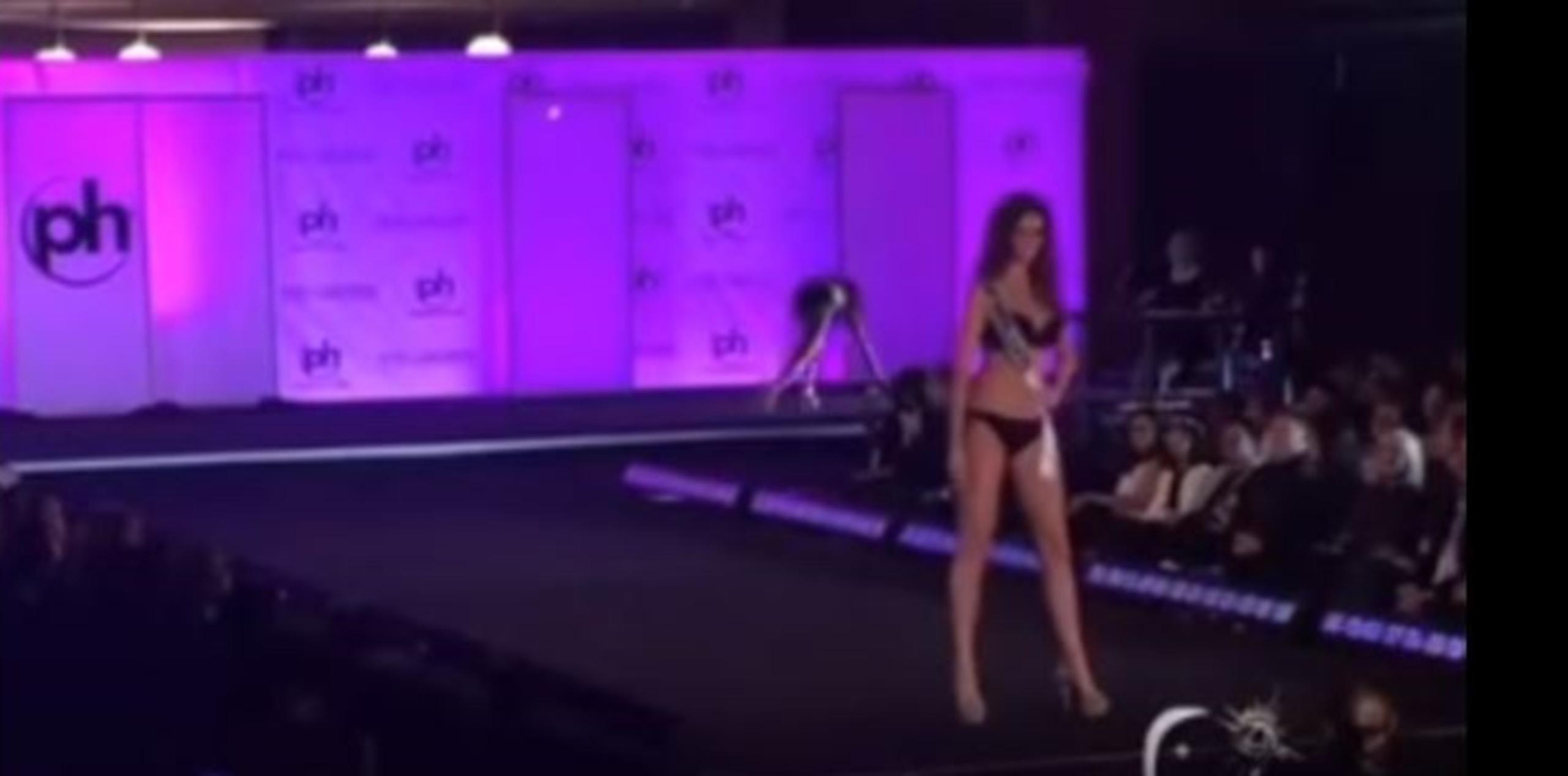 Shresta intentó ponerse de pie rápidamente, pero fue asistida por el personal de Miss Universe. (Captura)