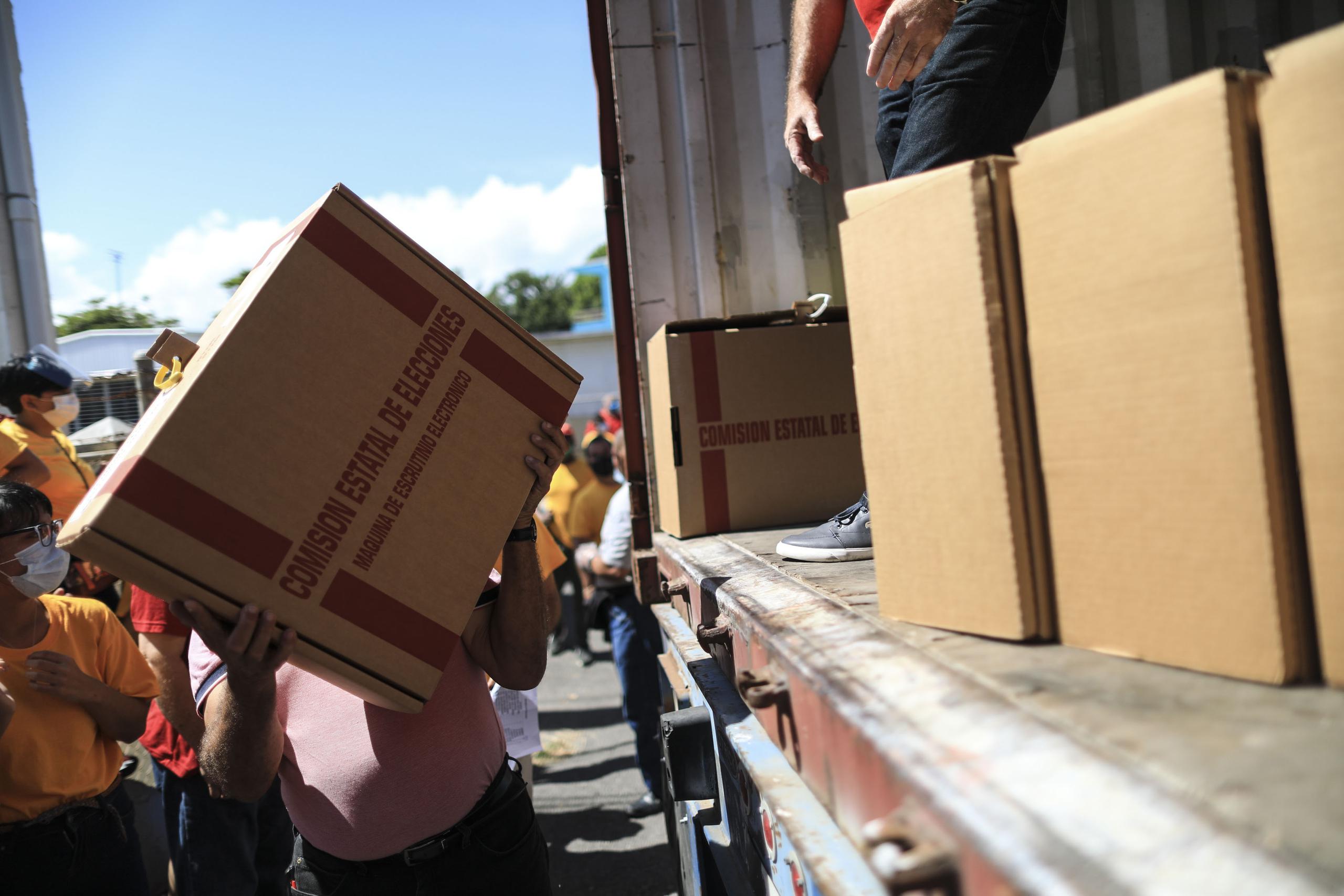 El material electoral se almacenará en vagones de camiones hasta la primaria del próximo domingo.
