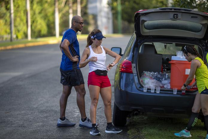 La presentadora de televisión toma una pausa a su entrenamiento de cara al Puerto Rico 10K Run.