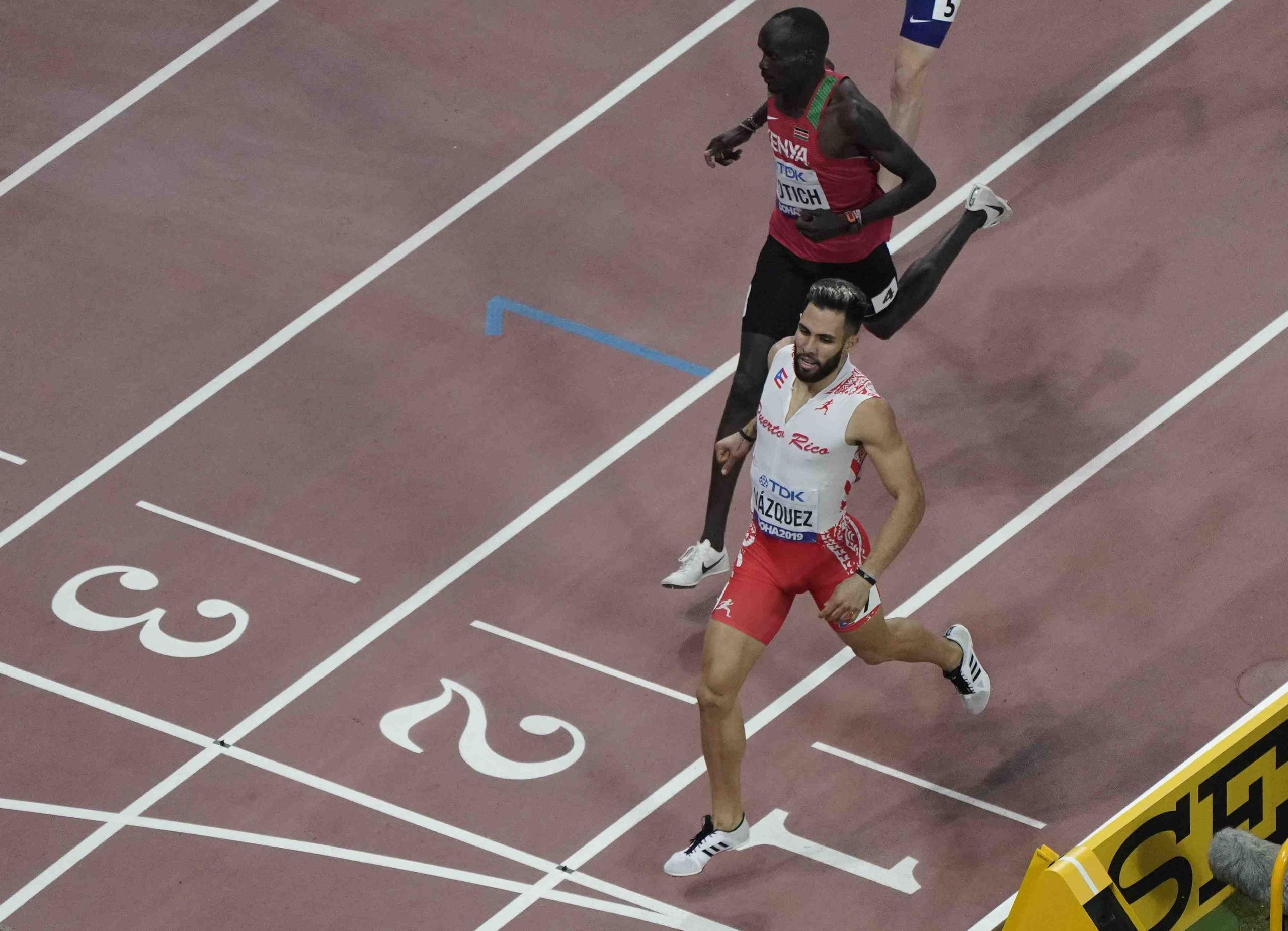 Vázquez cronometró 1:43.96 en la carrera. (AP)