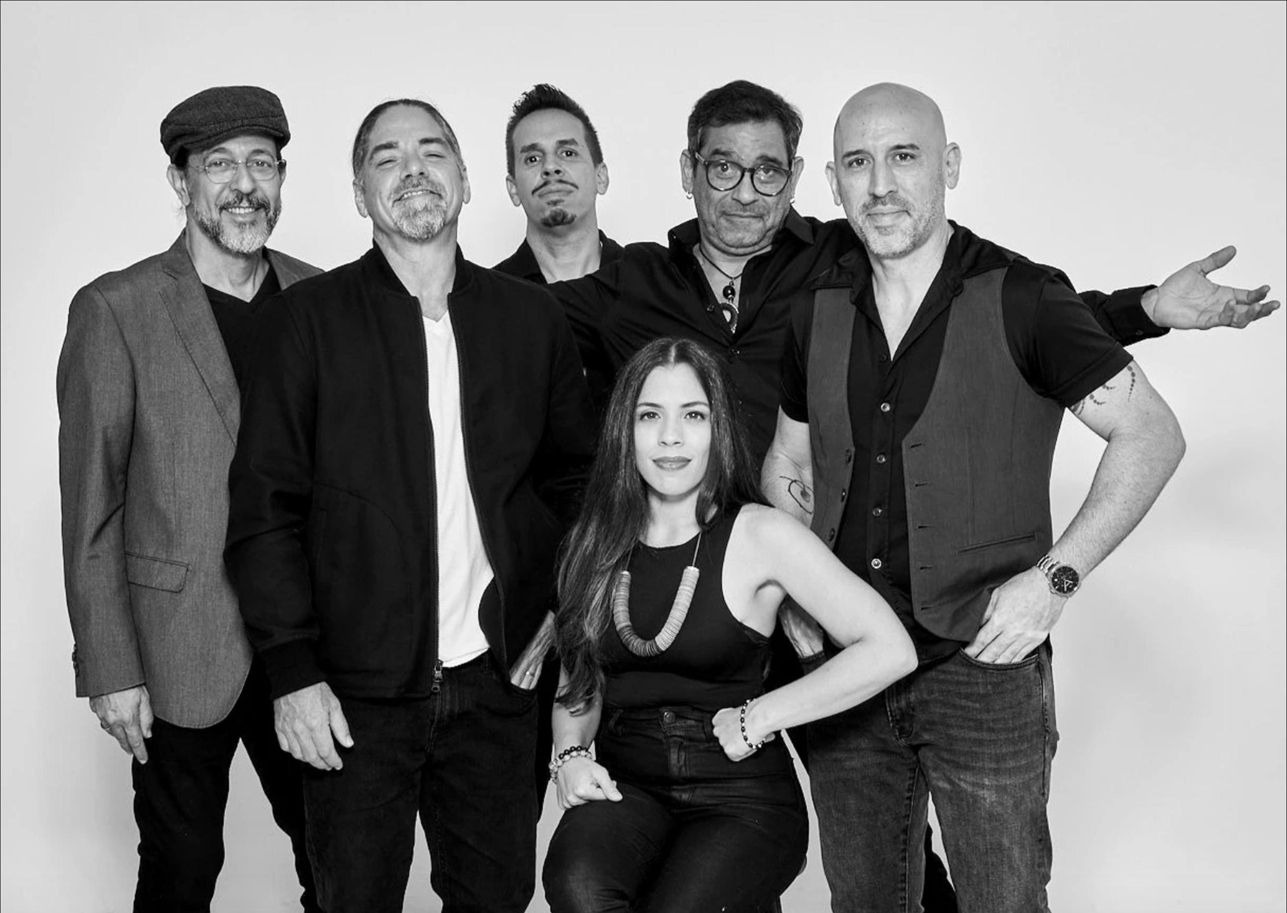 El  grupo está compuesto por Tito Auger, Rucco Gandía, Nore Feliciano, Mikie Rivera, Nitayno Arayoán y Walter Morciglio.