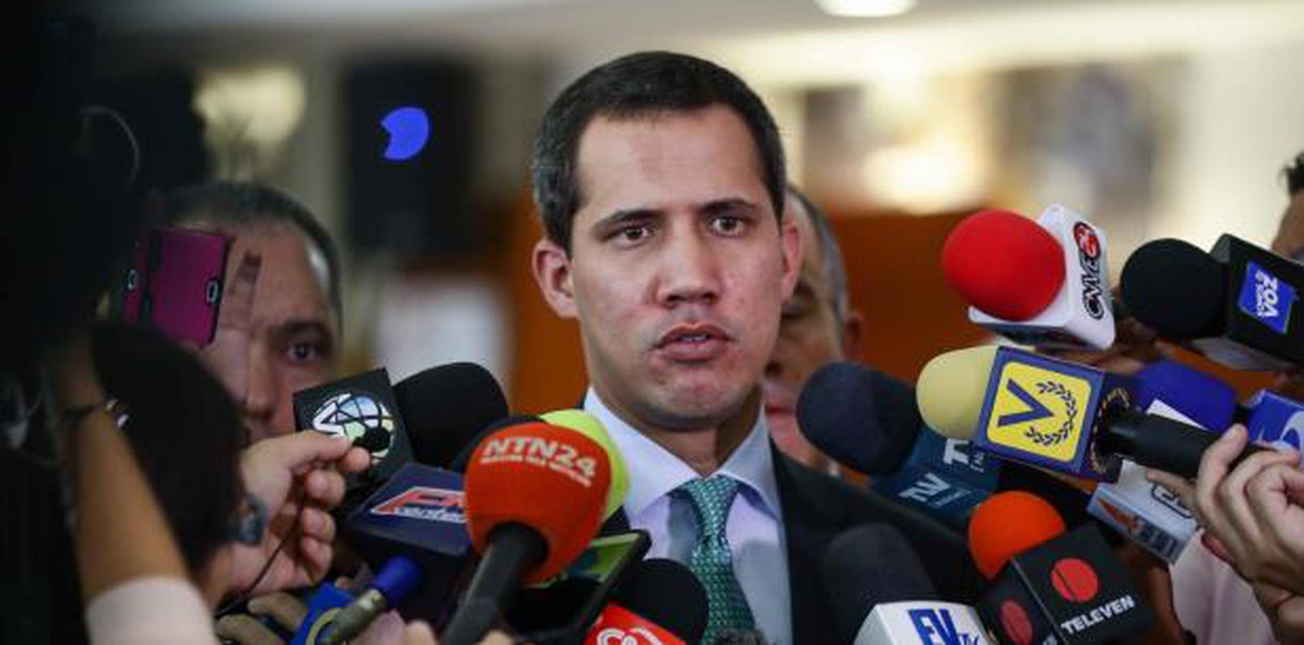 Venezuela atraviesa por la mayor crisis política de su historia moderna desde enero pasado, cuando Maduro juró un nuevo mandato de 6 años que no reconocen la oposición y buena parte de la comunidad internacional . (EFE)