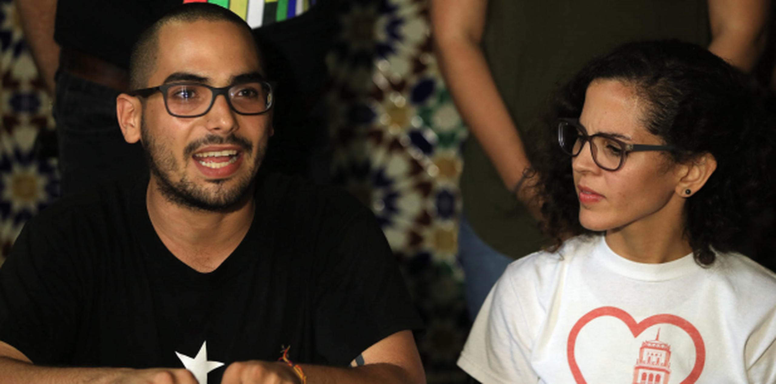 En representación de los estudiantes, Gabriel Díaz Rivera y Loderay Bracero Marrero se mantuvieron firmes en que si sus reclamos no son atendidos, no van a desistir del paro y la huelga.  (david.villafane@gfrmedia.com)