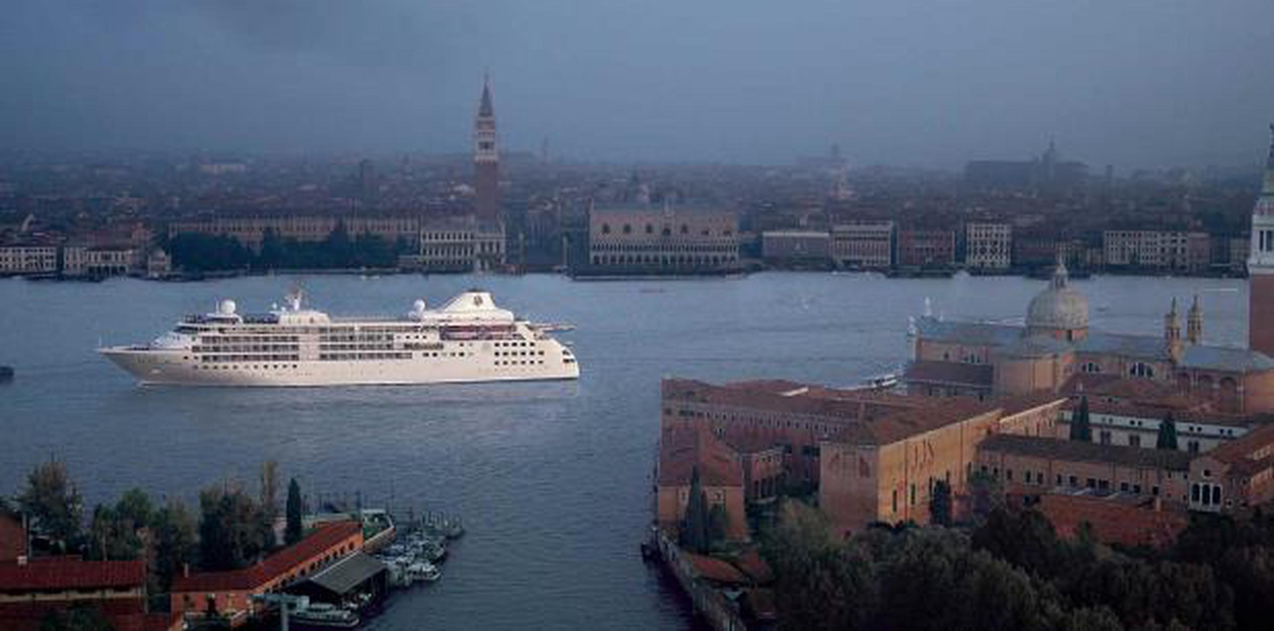 El barco ha reanudado su viaje con destino al sur de Italia. (Archivo)