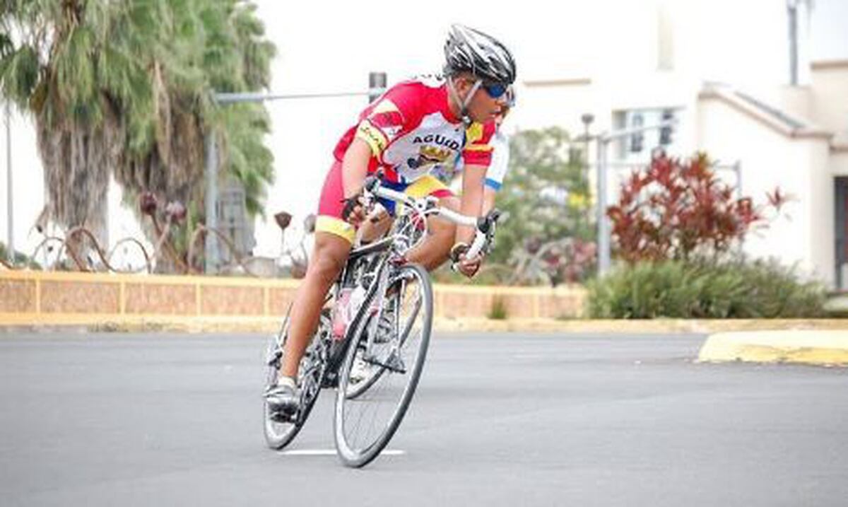 A buscar medallas el equipo nacional de ciclismo júnior y juvenil