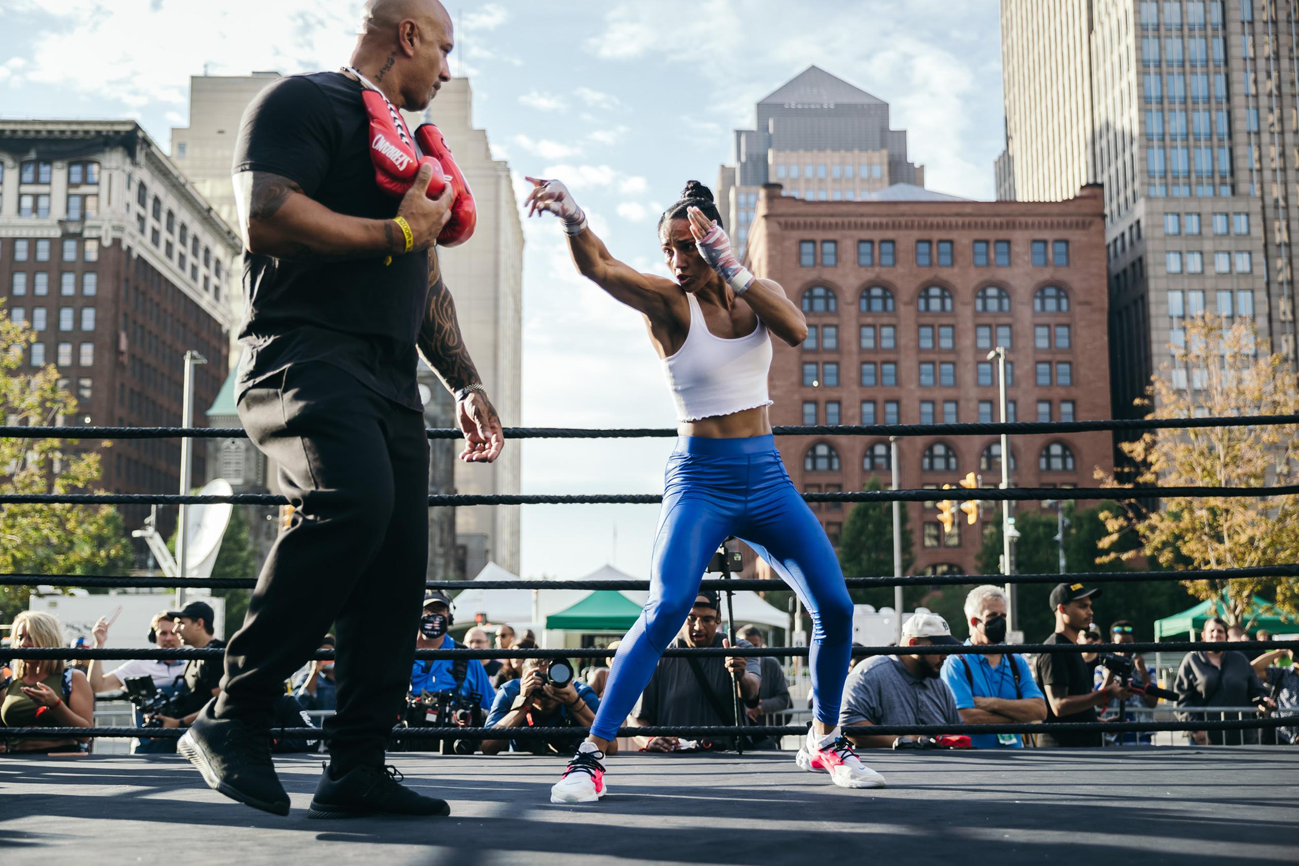 La boxeadora puertorriqueña participó de un entrenamiento abierto al público en Cleveland, Ohio.
