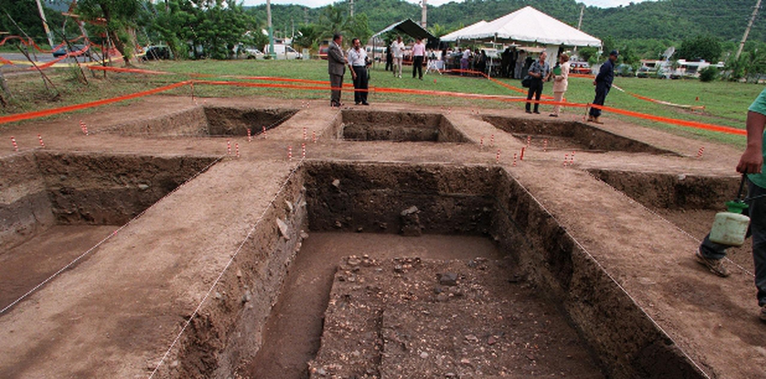 En una de las fosas  del yacimiento arqueológico de Cagüitas se encontraron piezas ornamentales, cerámica y  restos de la cultura igneri. (Archivo)