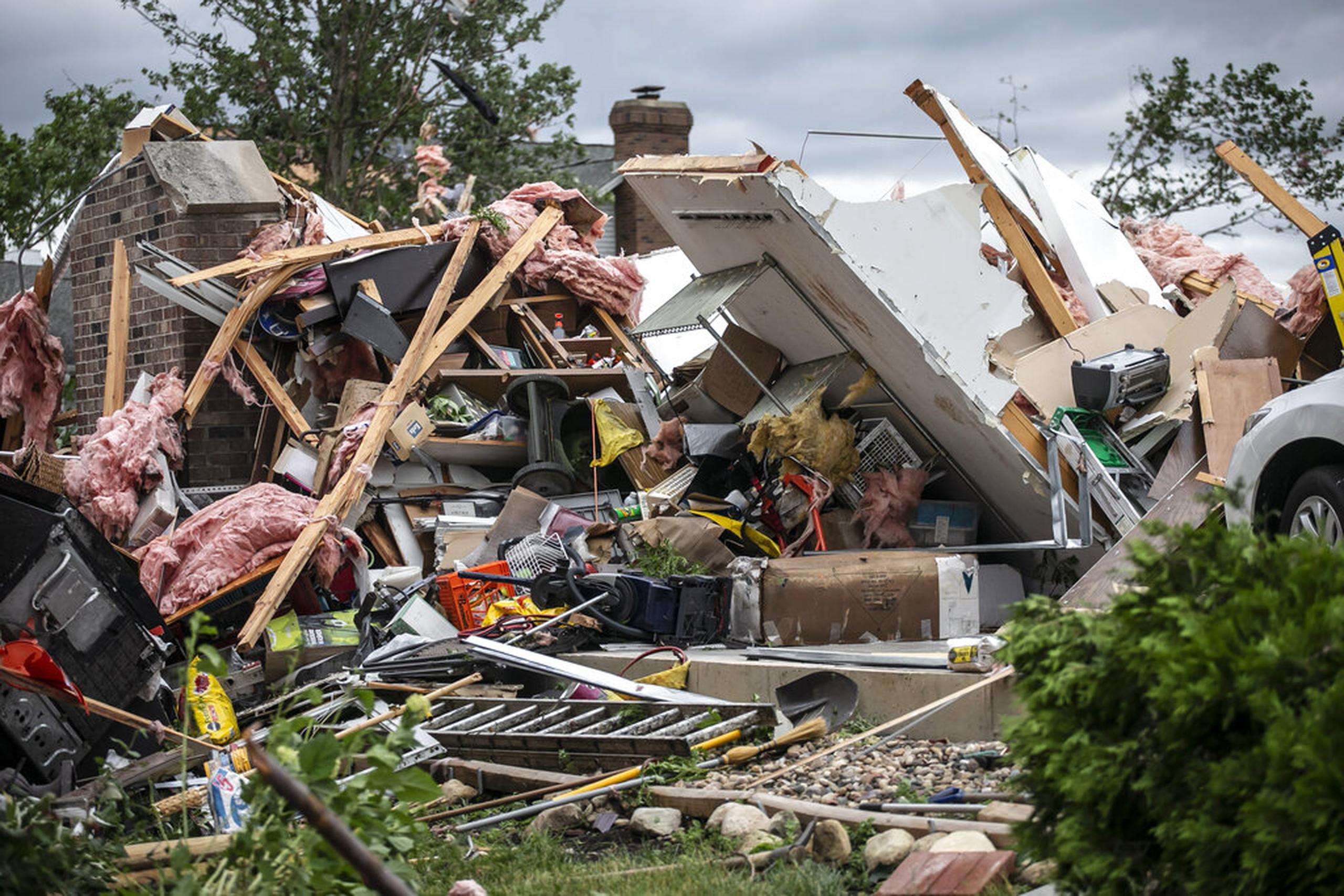 Una casa destruida en Naperville, Illinois, el 21 de junio de 2021.