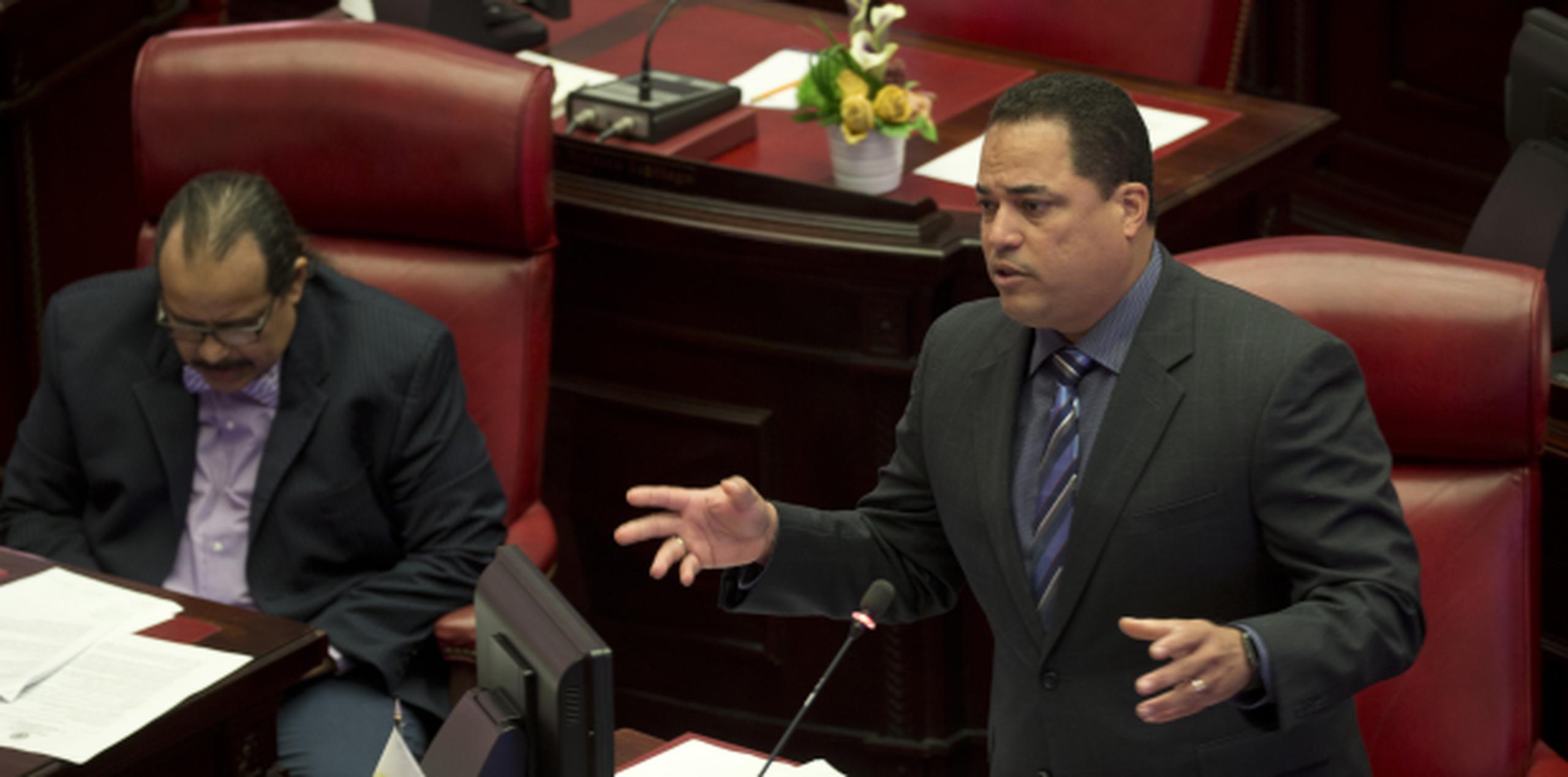 El senador Carmelo Ríos reclamó que dejen a "Oscar (López) en paz". (Archivo)