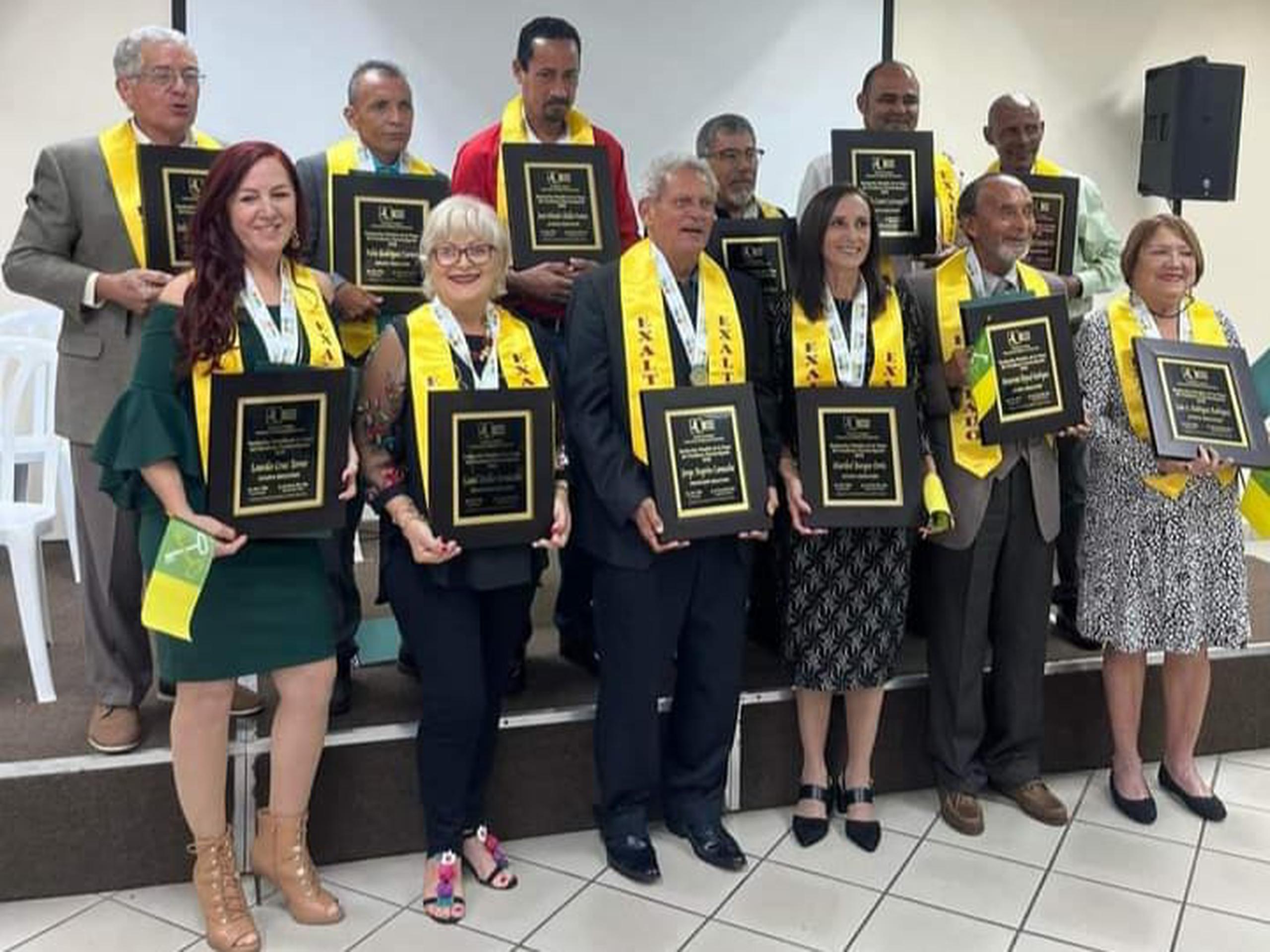 Los exaltados o representantes de estos fueron reconocidos como nuevos miembros del Salón de la Fama del Fondismo de Puerto Rico en una ceremonia celebrada en Toa Baja.