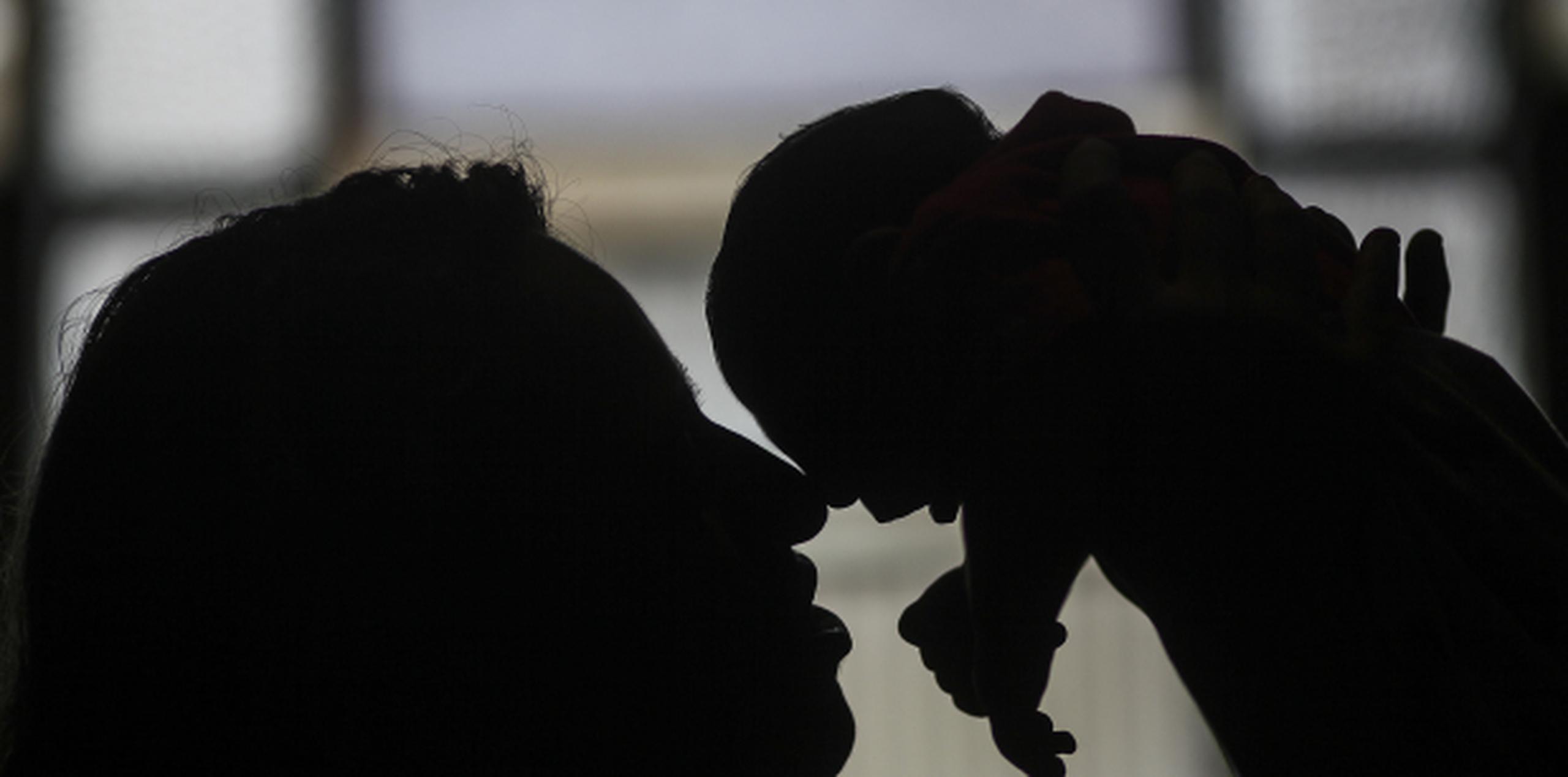 “En el informe de esta semana se notifica un nacimiento reciente con anomalías cerebrales y microcefalia”, dijo la secretaria del Departamento de Salud, Ana Ríus Armendariz. (Archivo)