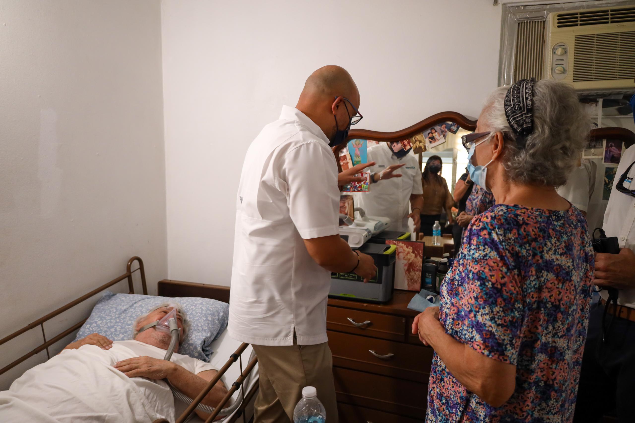 Fue la casa de Carlina Ortiz, quien hoy cumple 84 años, y Juan Sánchez, de 75, y quien está encamado, la primera familia de beneficiarse de este proyecto.