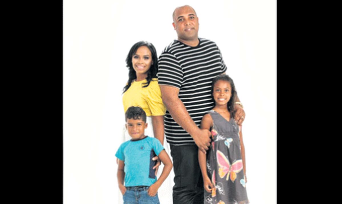 Zuleyka Barreiro Y Su Familia Trabajan En Video Musical Primera Hora Joaquin le ha pedido disculpas y aseguraba haberlo hecho por el horario infantil en el que se emite el programa. zuleyka barreiro y su familia trabajan
