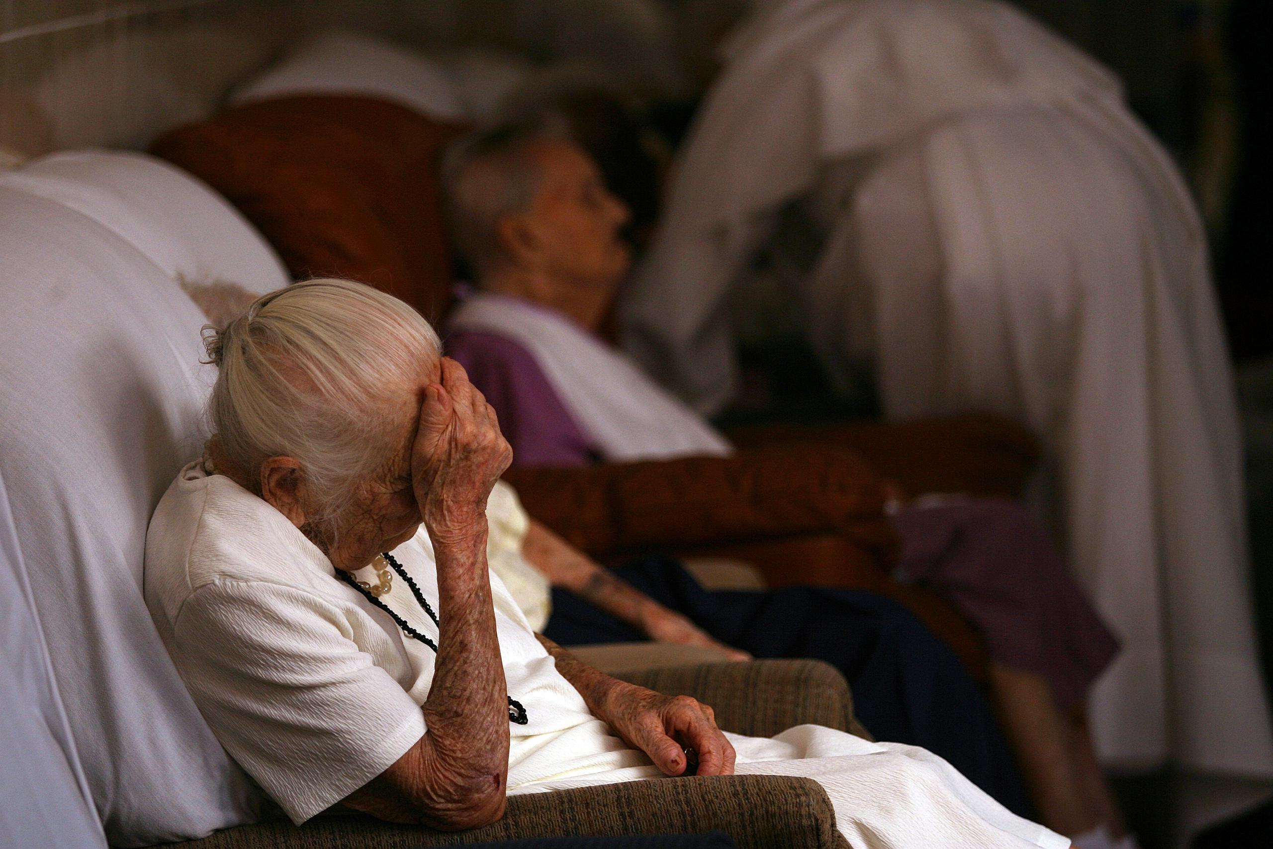 Cada vez son más las mujeres mayores de 65 años que viven solas.
