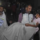 Mueren 4 bebés, mientras 36 fueron rescatados en incendio en hospital indio