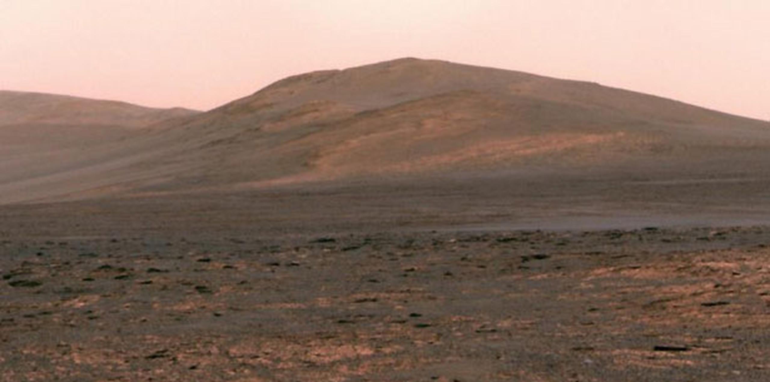 Desde su descenso en el 2004, Opportunity ha explorado cinco cráteres y descubierto indicios geológicos de agua en el pasado. (AFP)