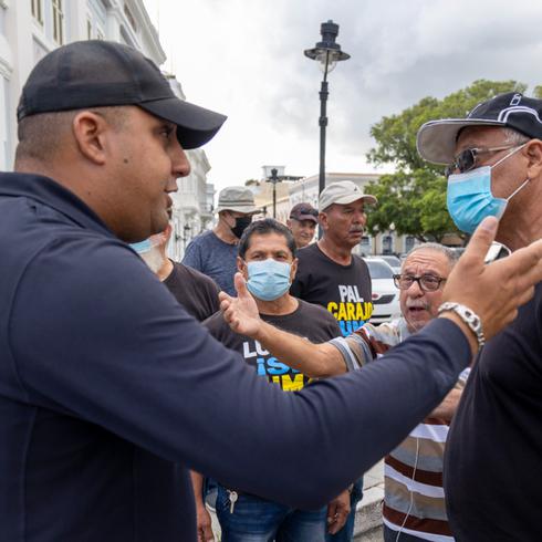 Tensión en plaza de Ponce durante protesta contra LUMA