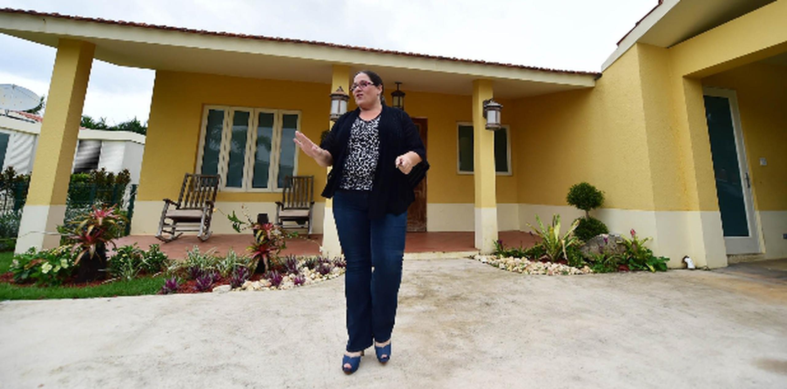 La ex legisladora Melinda Romero recibió ayer a Primera Hora en la casa donde está residiendo en Dorado, que es propiedad de su padre porque la suya, hace ocho años que no la vive. (luis.alcaladelolmo@gfrmedia.com)
