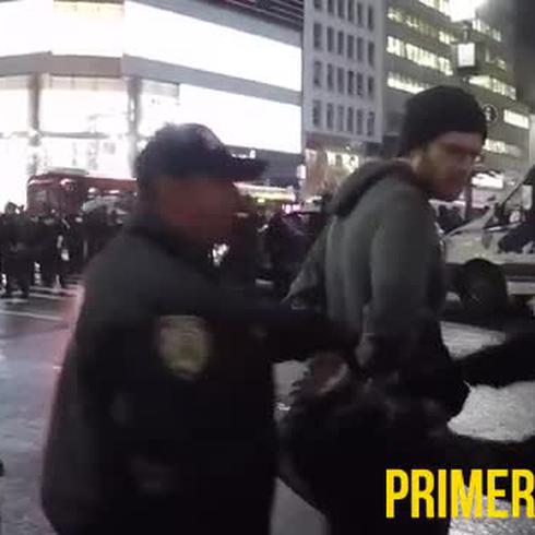 Protesta y arrestos en contra de Trump en Nueva York